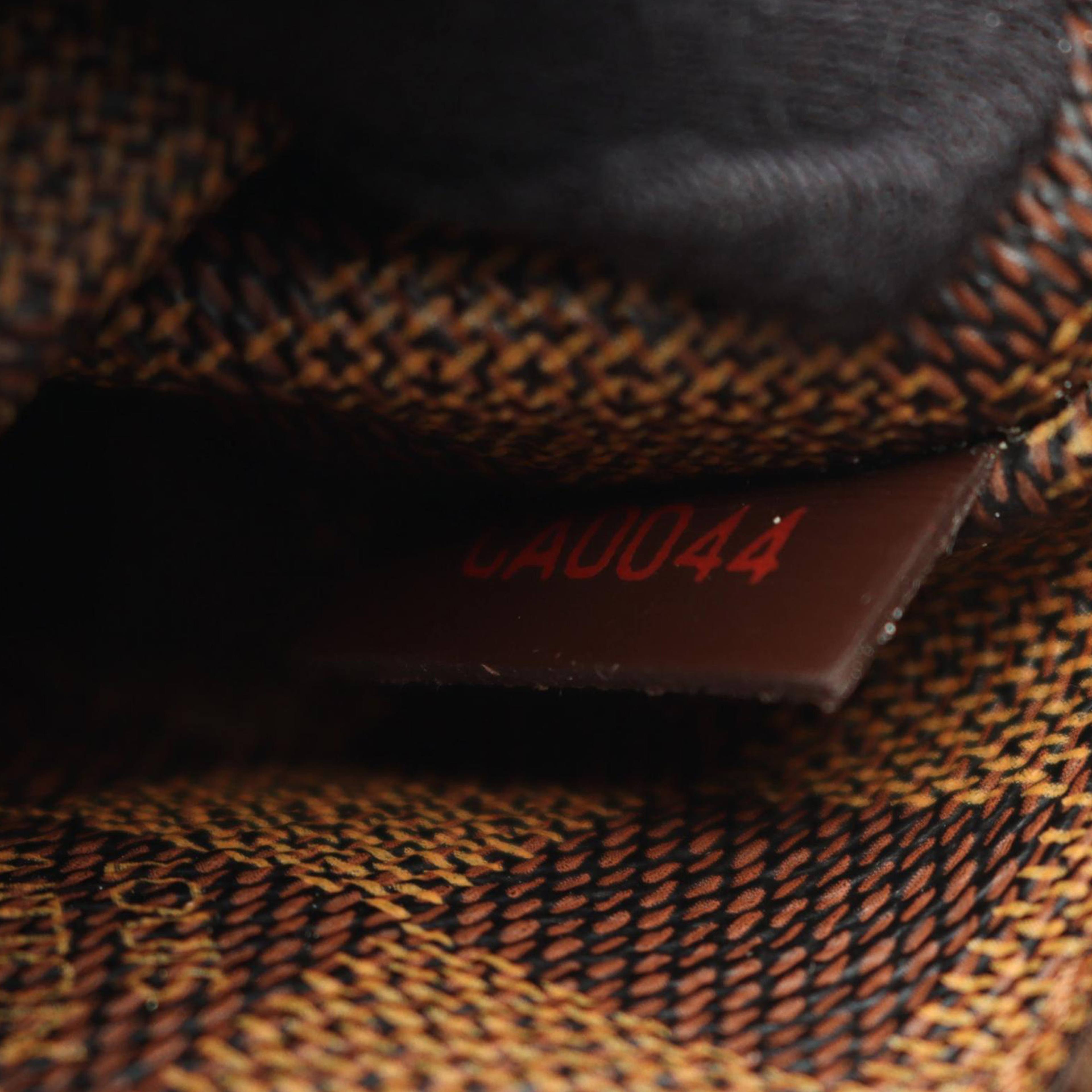 Louis Vuitton Damier Ebene Geronimos, från Luxclusif, i färgen brown. Klicka för att öppna bilden i stort format