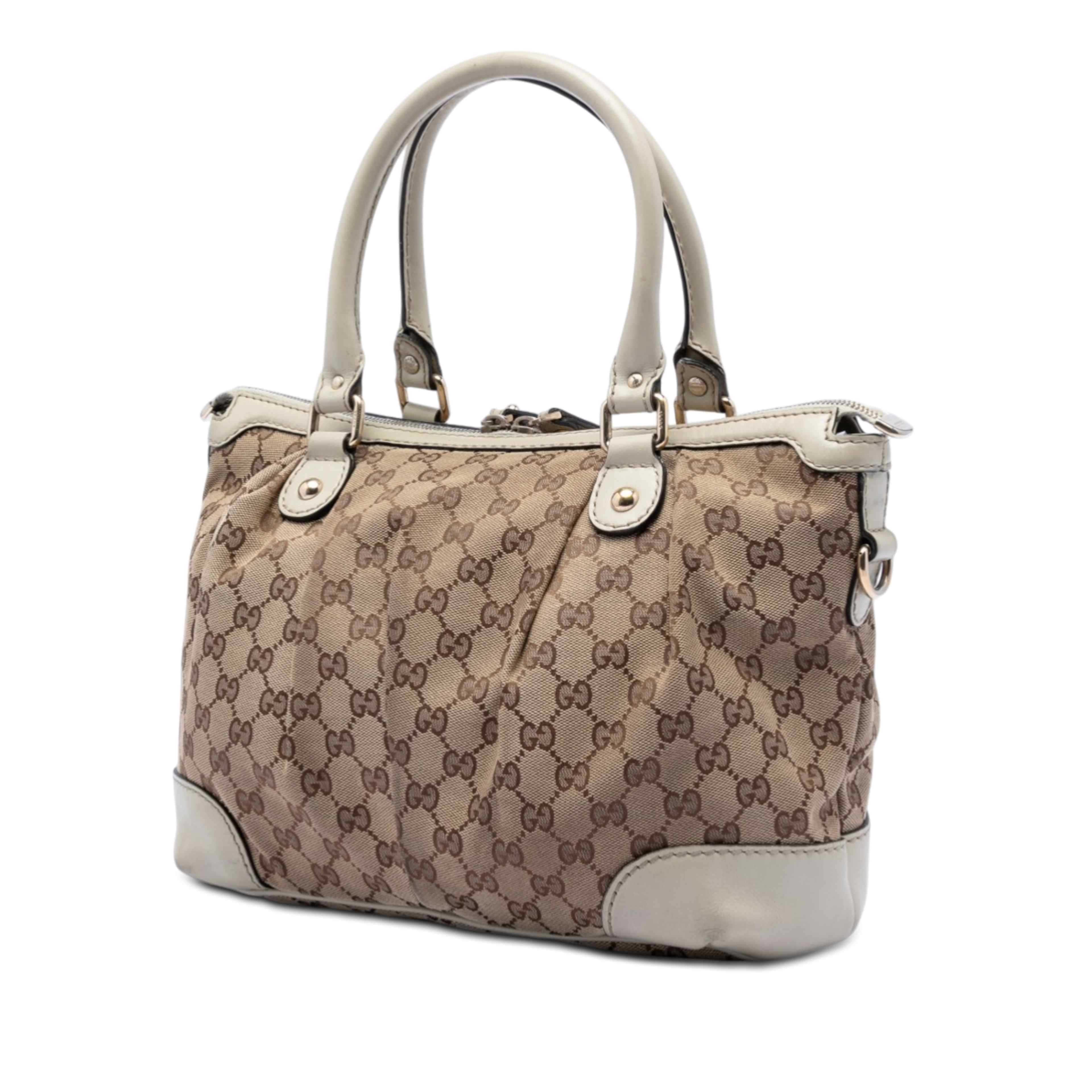 Gucci Gg Canvas Sukey Satchel, från Luxclusif, i färgen beige. Klicka för att öppna bilden i stort format