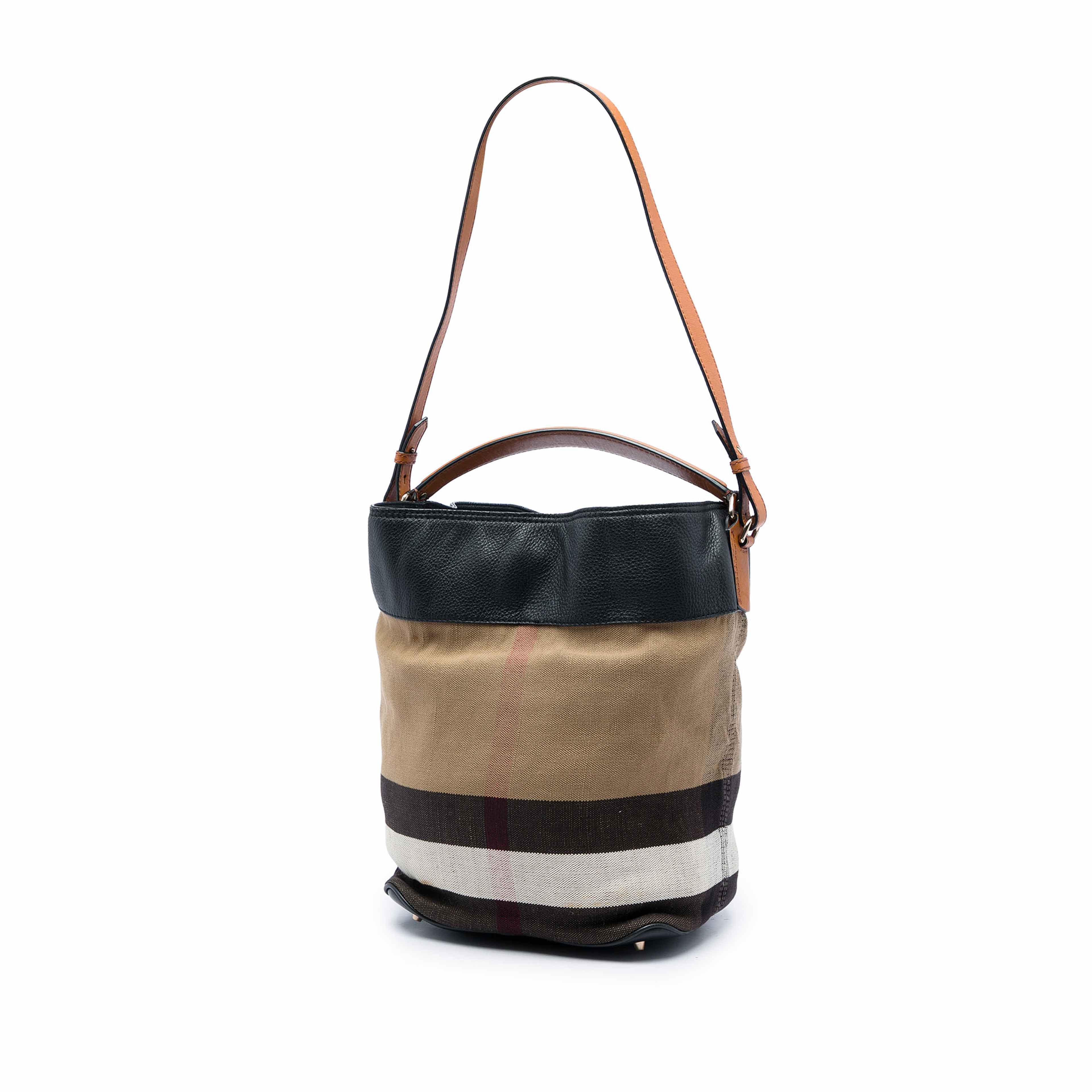 Burberry Medium Mega Check Canvas And Grained Calfskin Ashby Tassel Bucket Bag, från Luxclusif, i färgen brun. Klicka för att öppna bilden i stort format