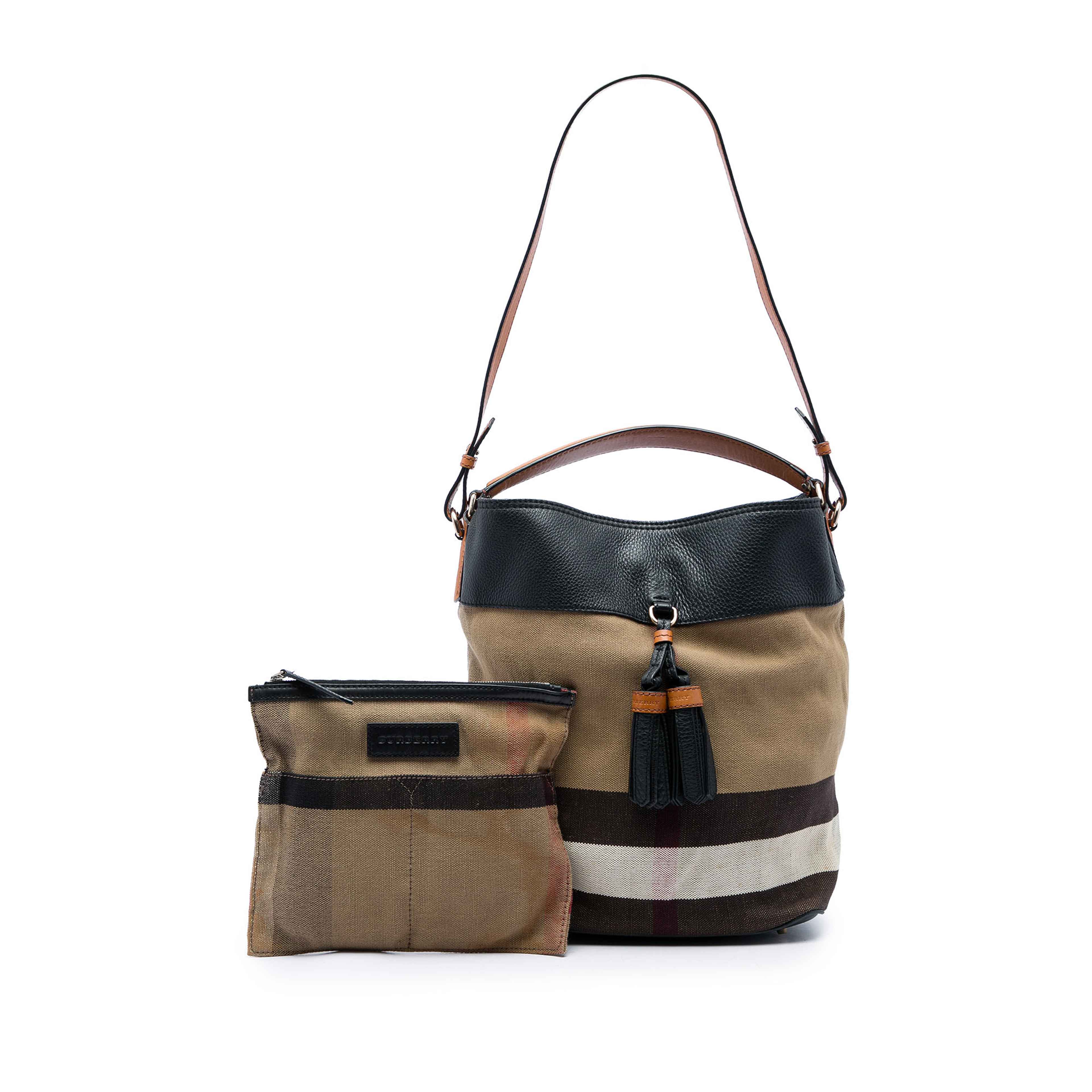 Burberry Medium Mega Check Canvas And Grained Calfskin Ashby Tassel Bucket Bag, från Luxclusif, i färgen brun. Klicka för att öppna bilden i stort format