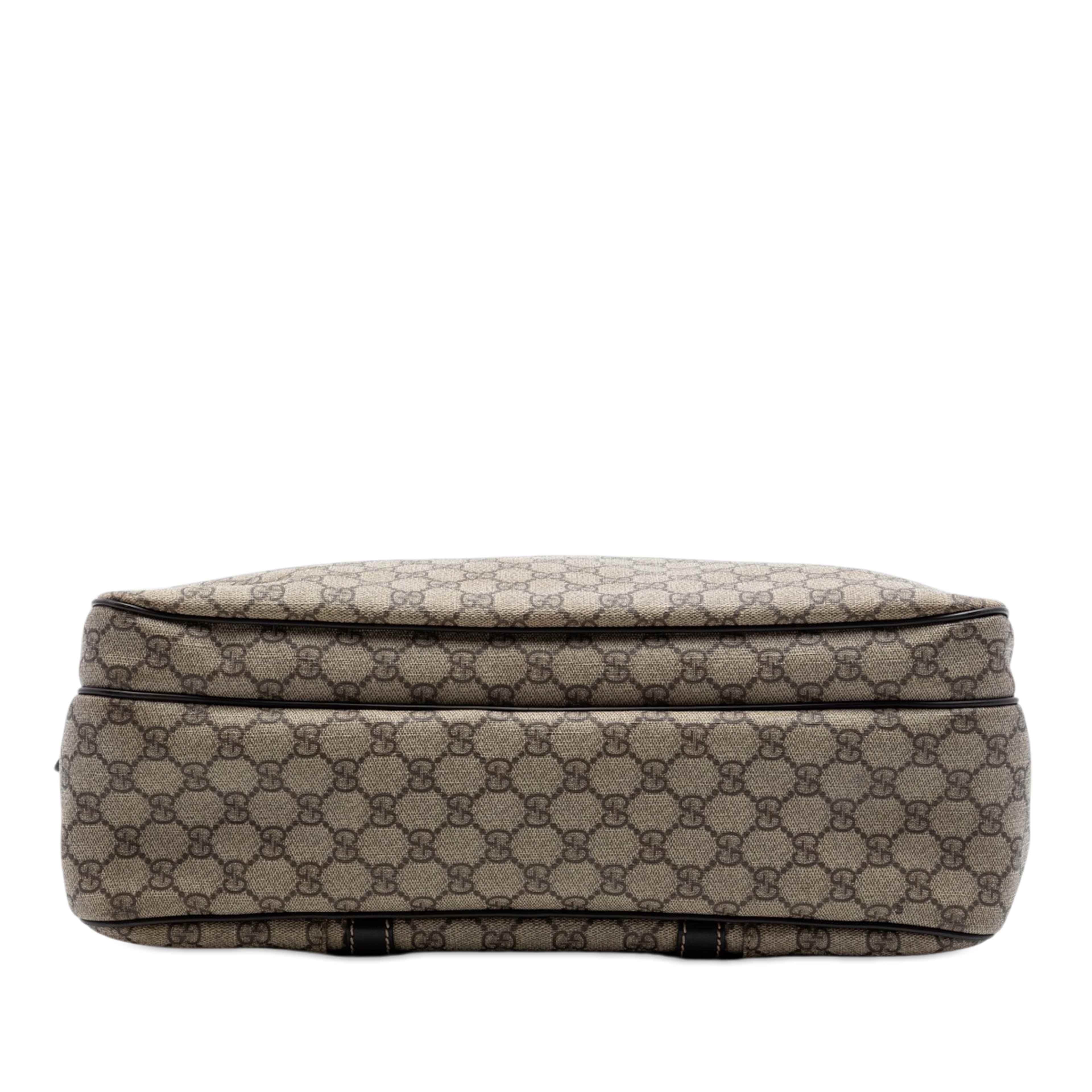 Gucci Gg Supreme Business Bag, från Luxclusif, i färgen beige. Klicka för att öppna bilden i stort format