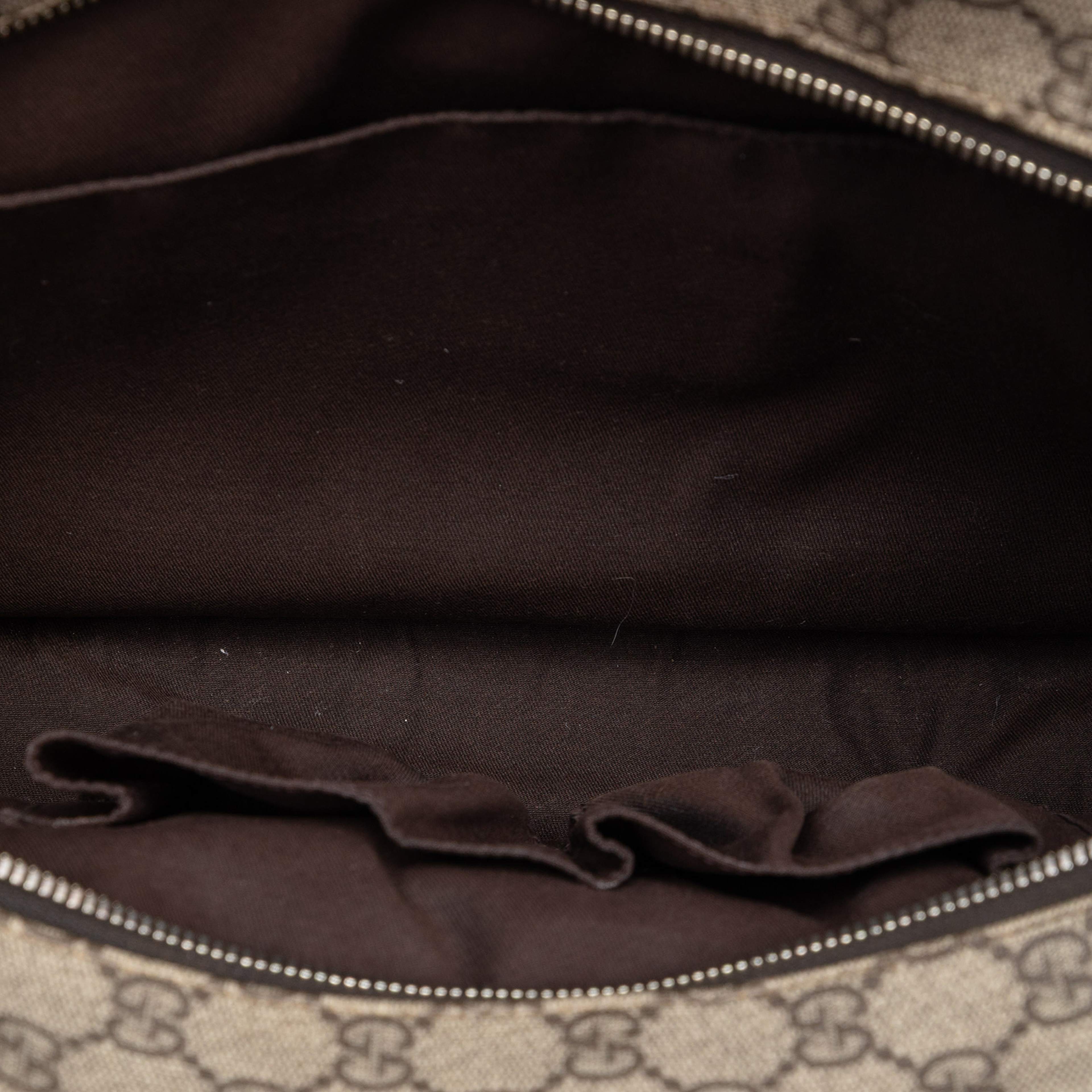 Gucci Gg Supreme Business Bag, från Luxclusif, i färgen beige. Klicka för att öppna bilden i stort format