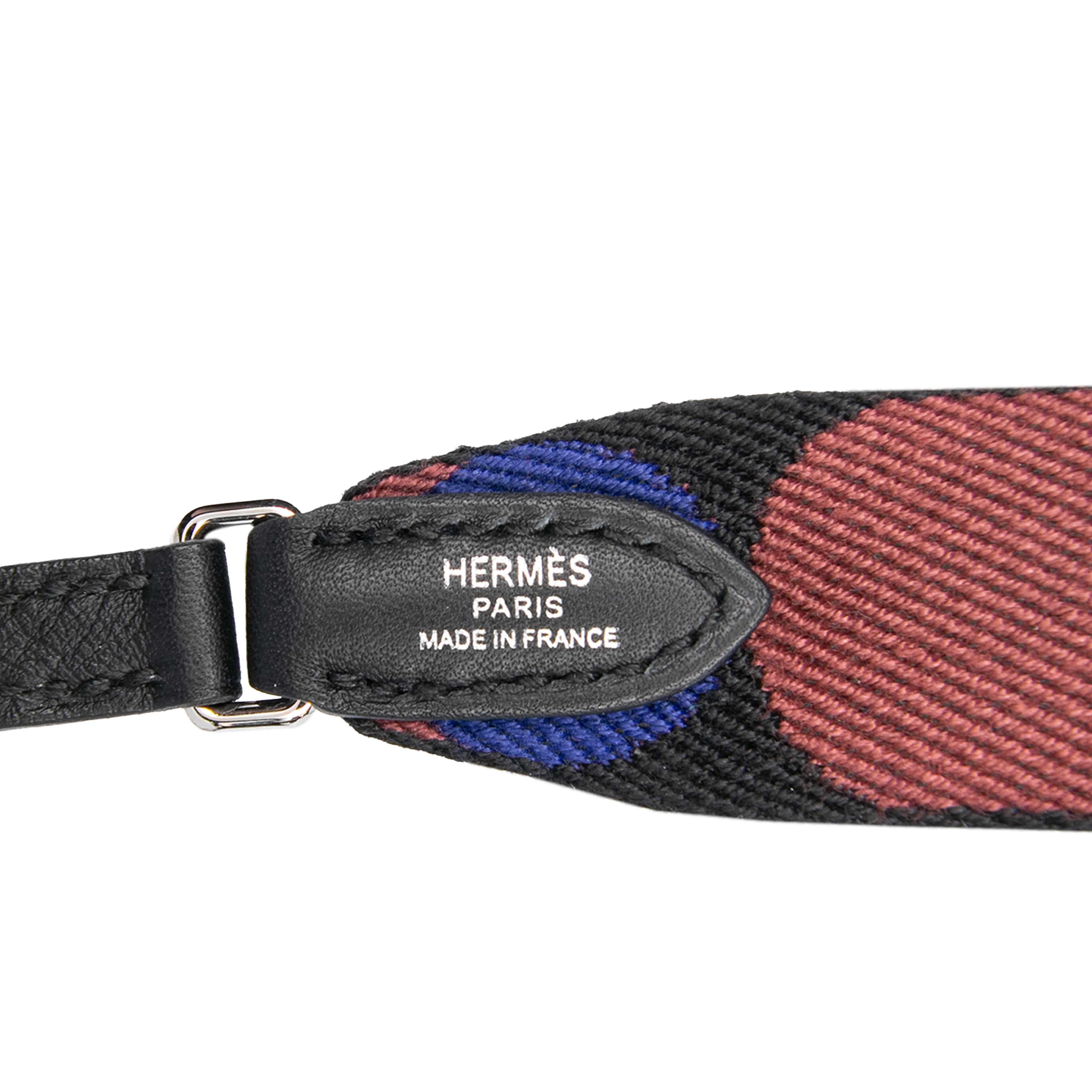 Hermès Sangle Flipperball 25 Mm To Go Bag Strap, från Luxclusif, i färgen black. Klicka för att öppna bilden i stort format