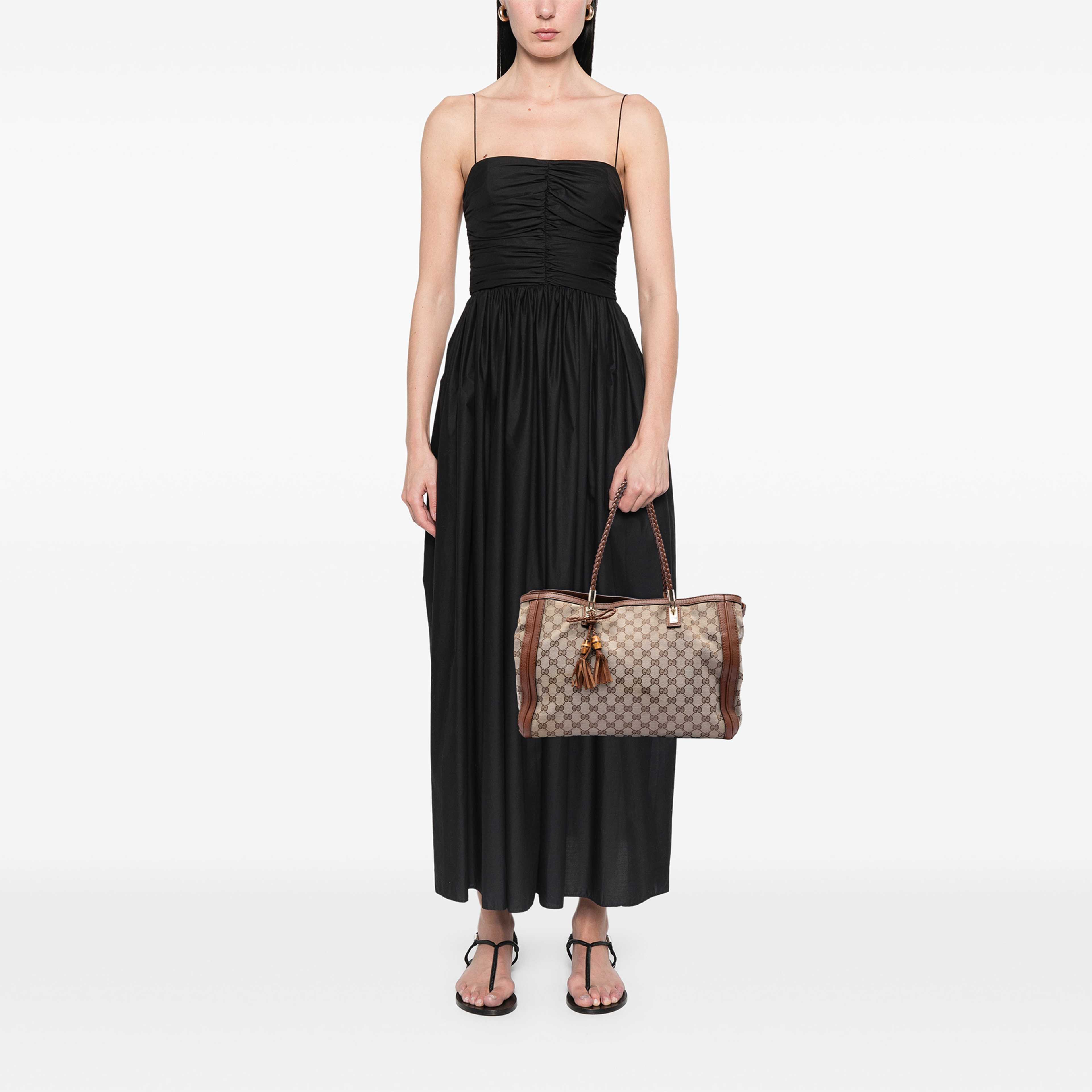 Gucci Gg Canvas Bella Tote, från Luxclusif, i färgen beige. Klicka för att öppna bilden i stort format
