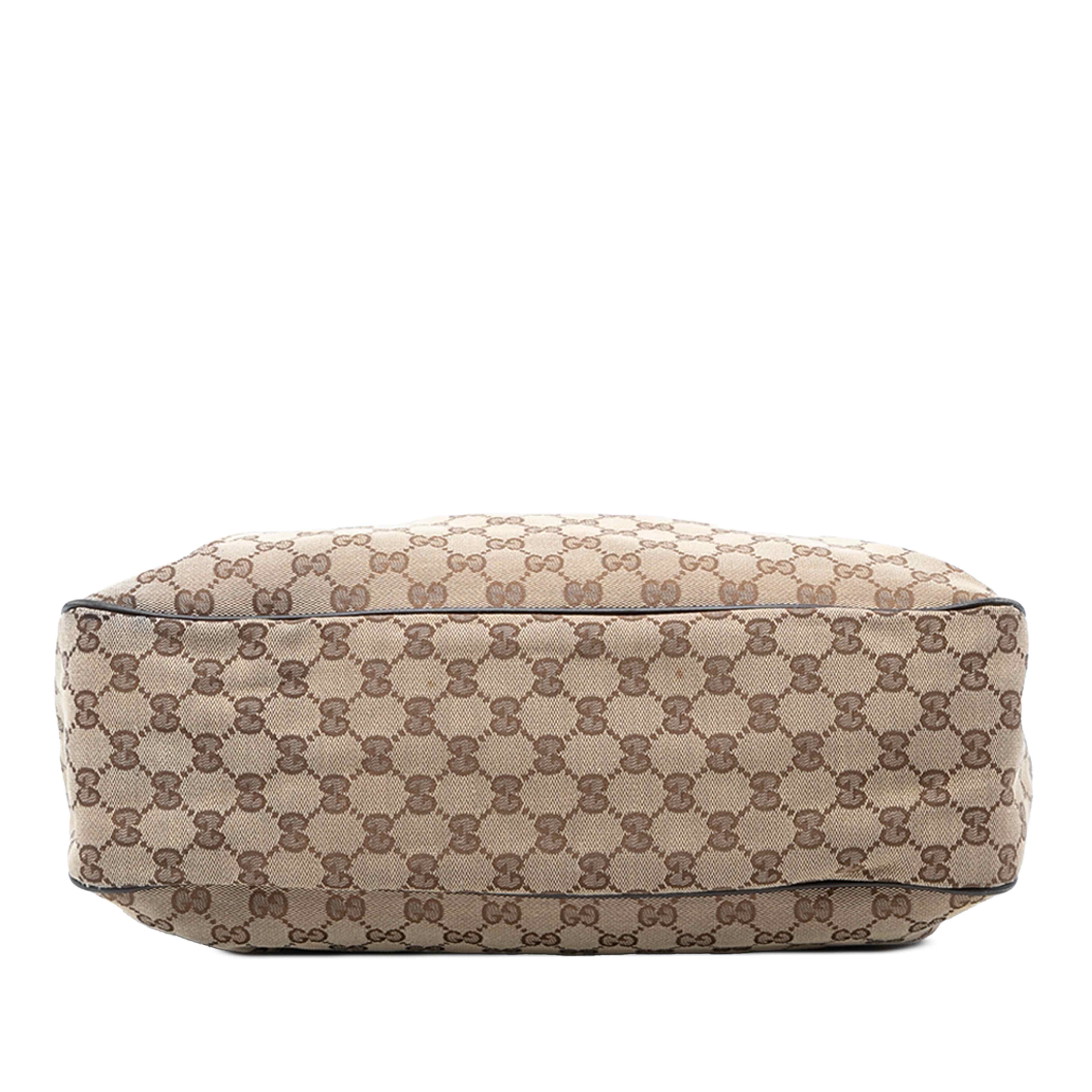 Gucci Gg Canvas Sukey Tote, från Luxclusif, i färgen beige. Klicka för att öppna bilden i stort format