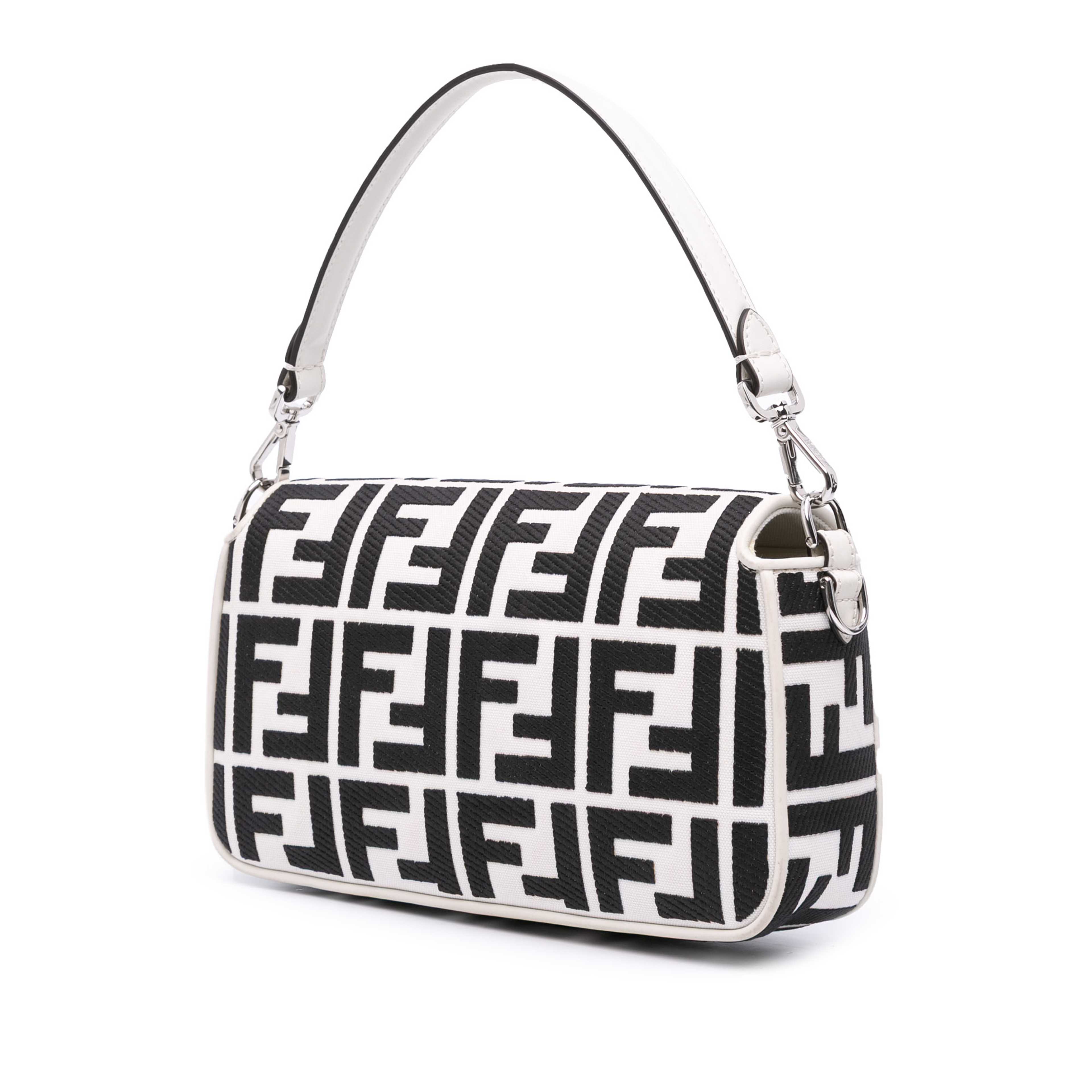 Fendi Zucca Embroidered Canvas Baguette Satchel, från Luxclusif, i färgen white. Klicka för att öppna bilden i stort format