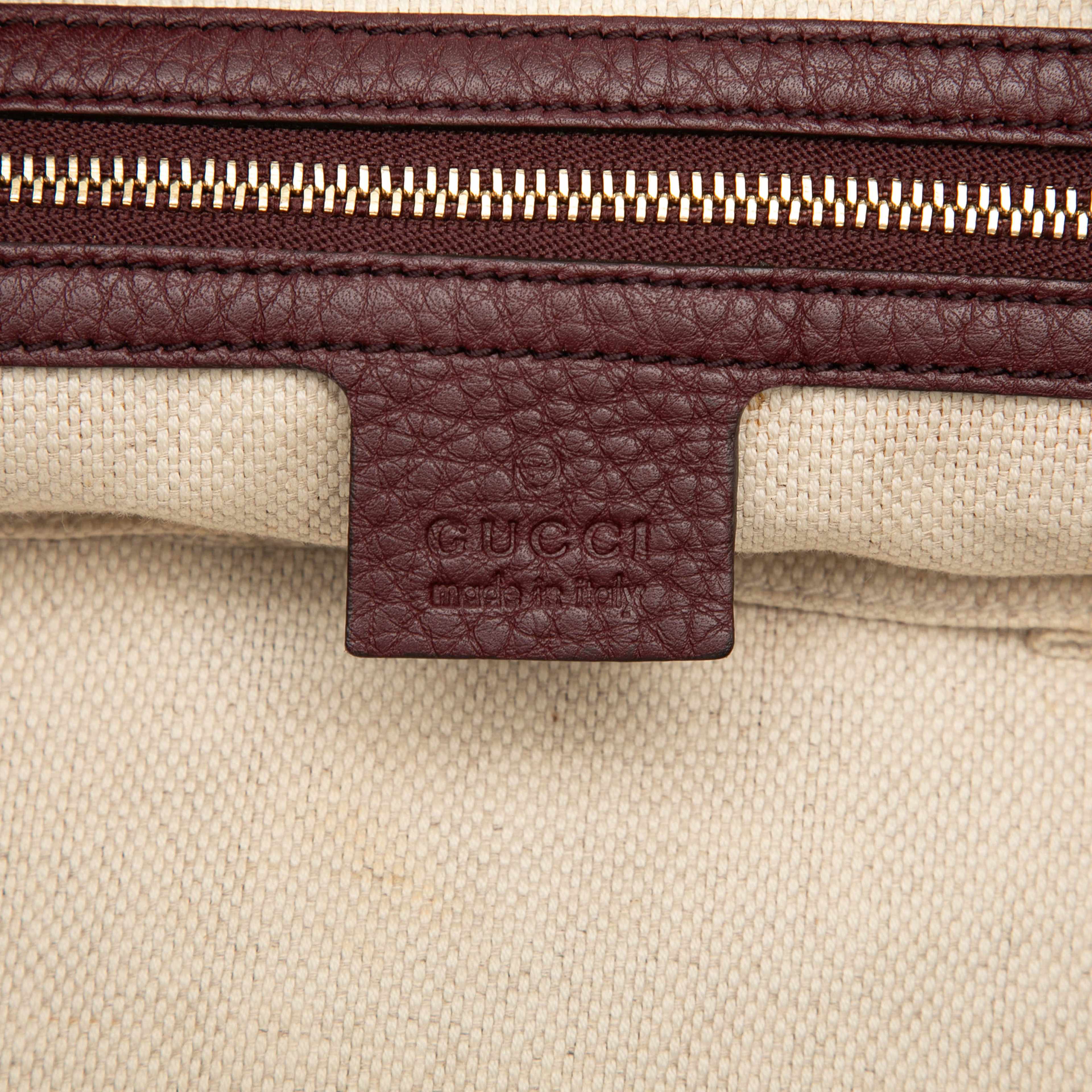 Gucci Medium Leather Soho Crossbody, från Luxclusif, i färgen burgundy. Klicka för att öppna bilden i stort format