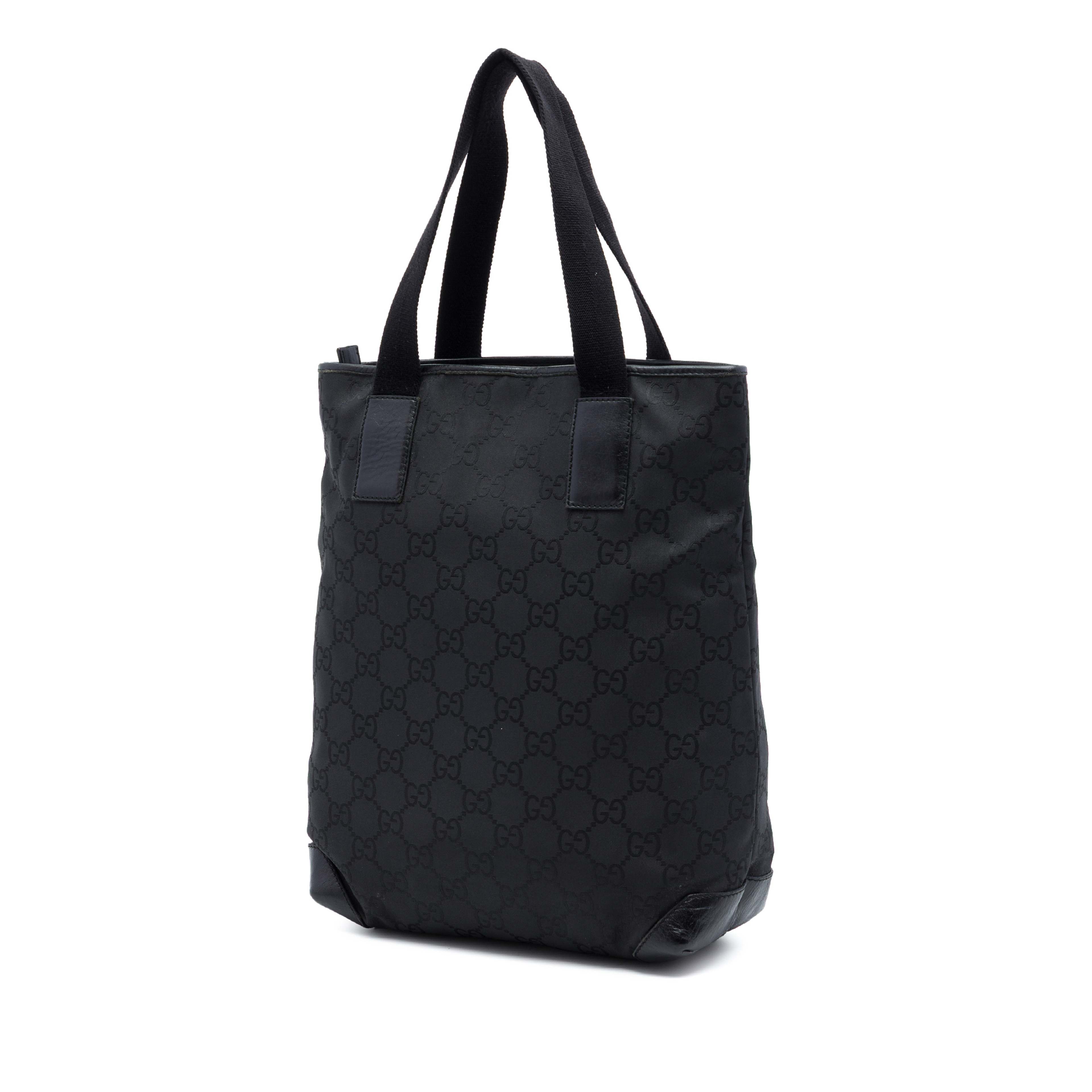Gucci Gg Nylon Tote, från Luxclusif, i färgen svart. Klicka för att öppna bilden i stort format
