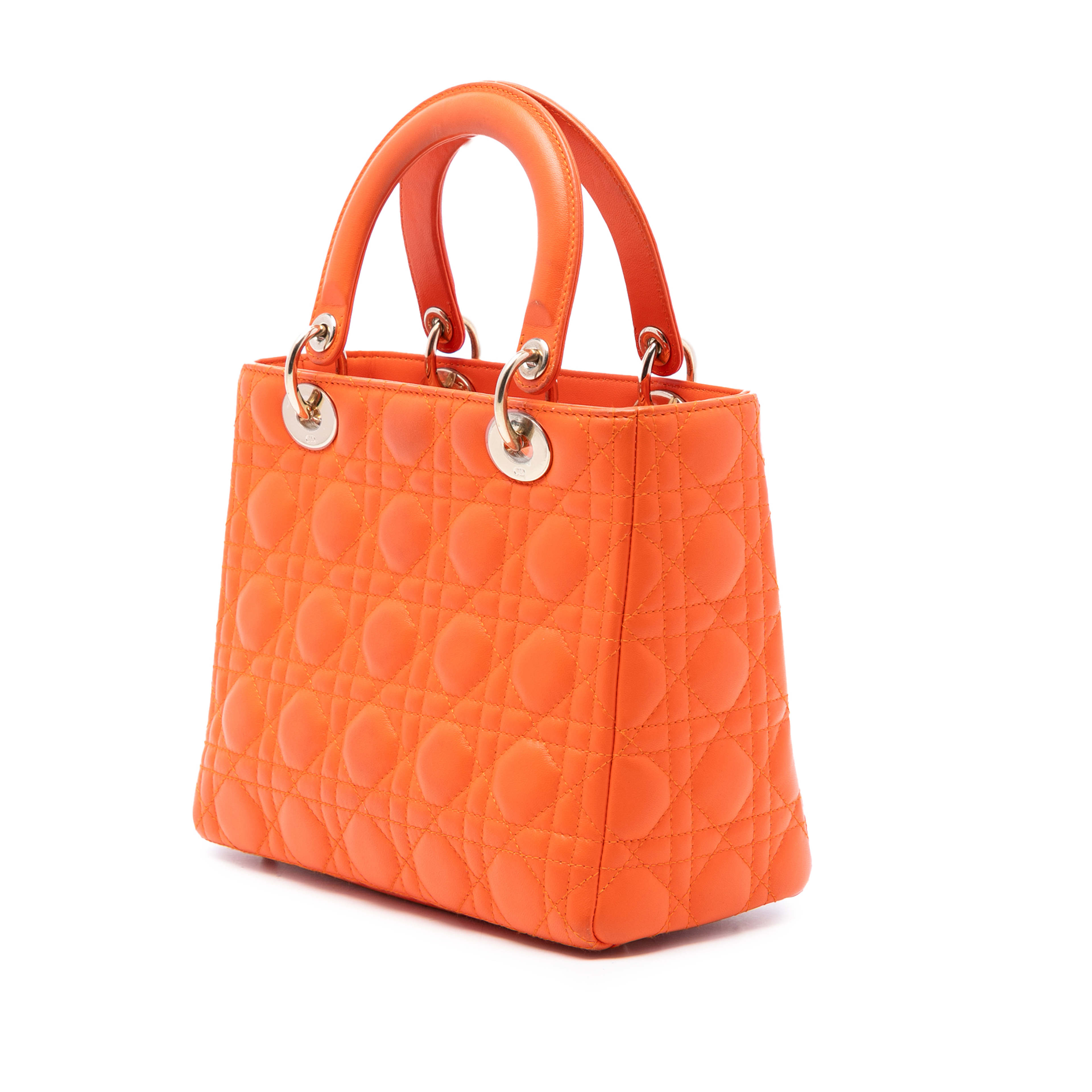 Dior Medium Lambskin Cannage Lady Dior, från Luxclusif, i färgen orange. Klicka för att öppna bilden i stort format
