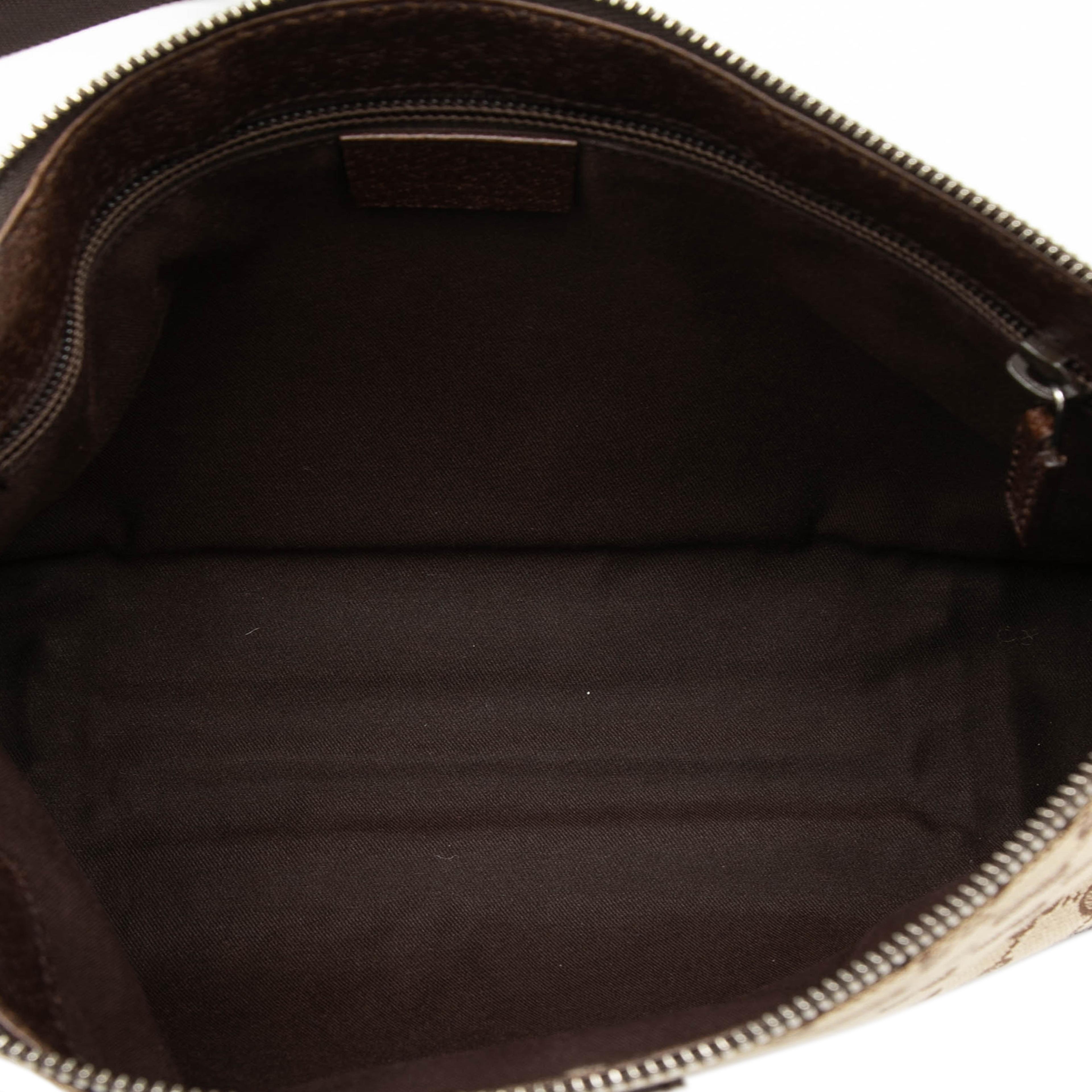 Gucci Gg Canvas Crossbody, från Luxclusif, i färgen beige. Klicka för att öppna bilden i stort format