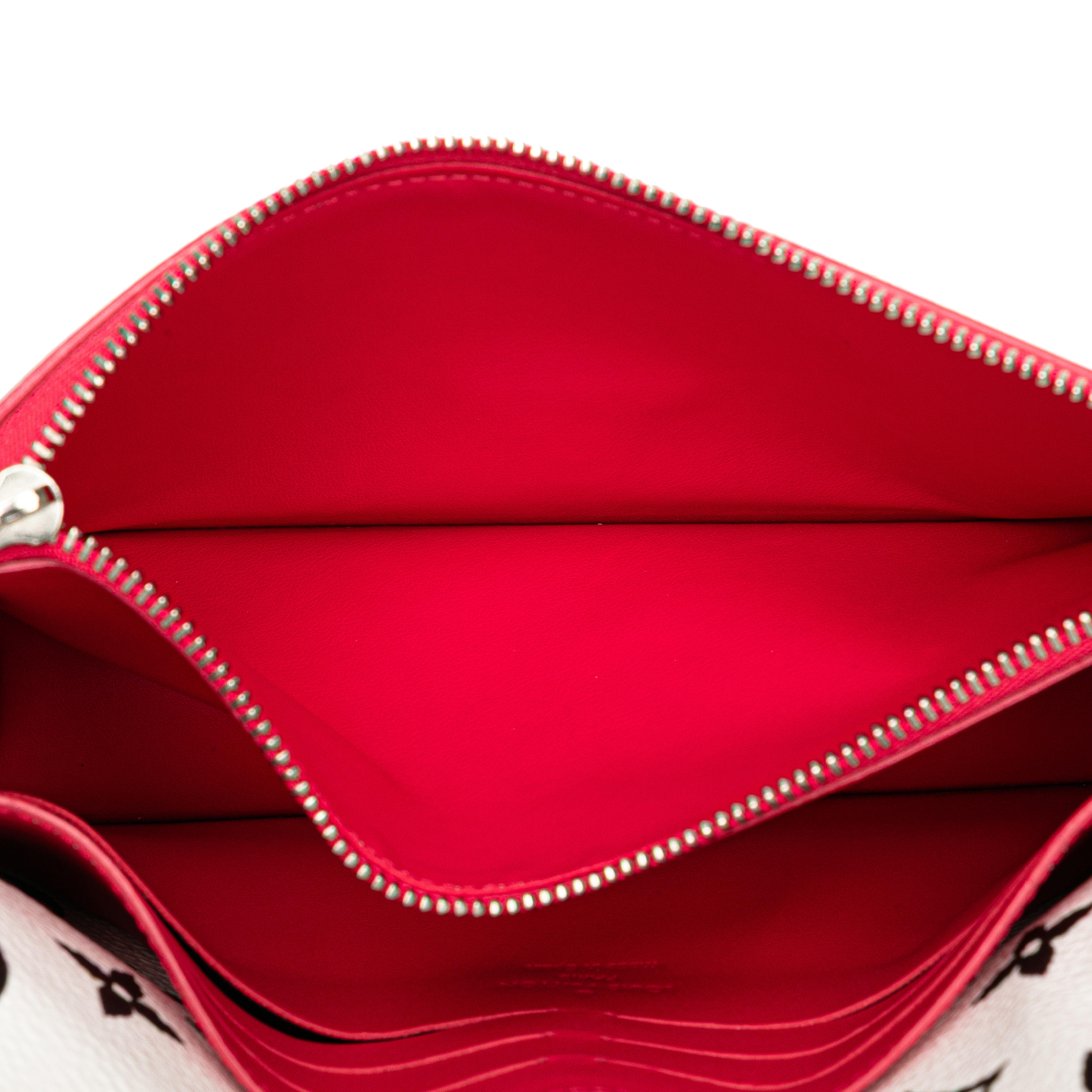 Louis Vuitton Portefeuille Cherrywood Wallet On Chain, från Luxclusif, i färgen pink. Klicka för att öppna bilden i stort format