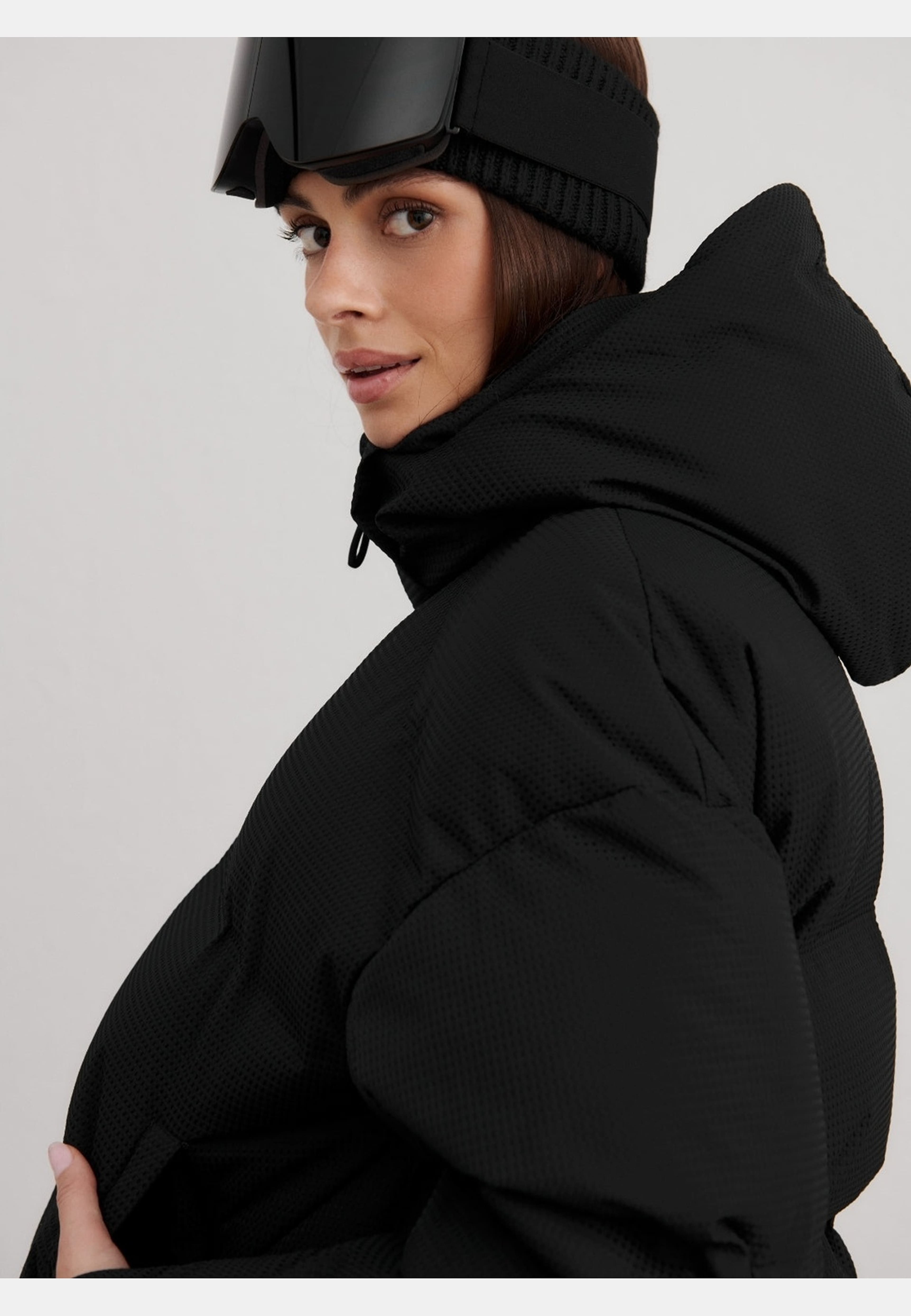 Cortina Puffer Jacket, från aim'n, i färgen black. Klicka för att öppna bilden i stort format