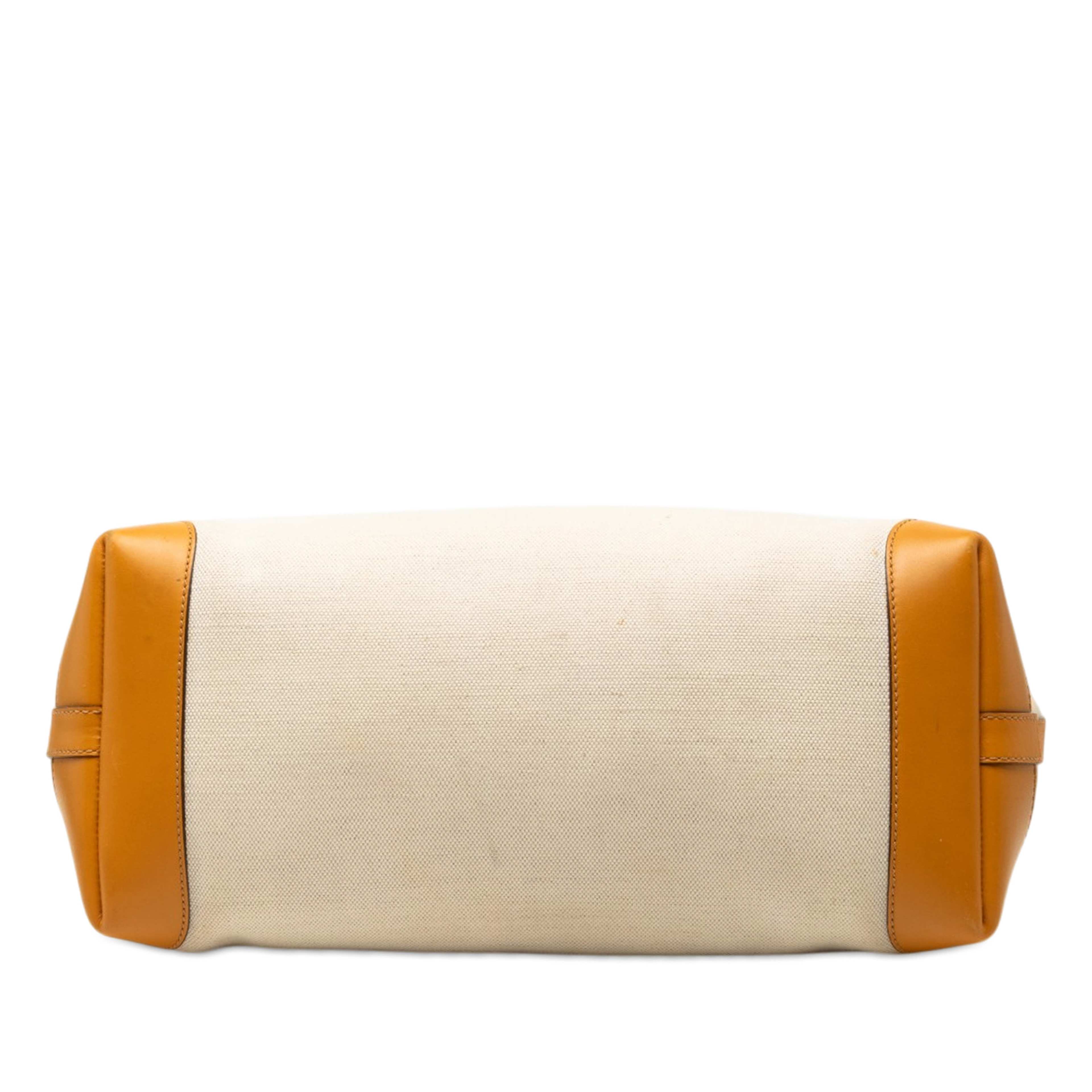 Gucci Medium Canvas Craft Tote, från Luxclusif, i färgen light beige. Klicka för att öppna bilden i stort format