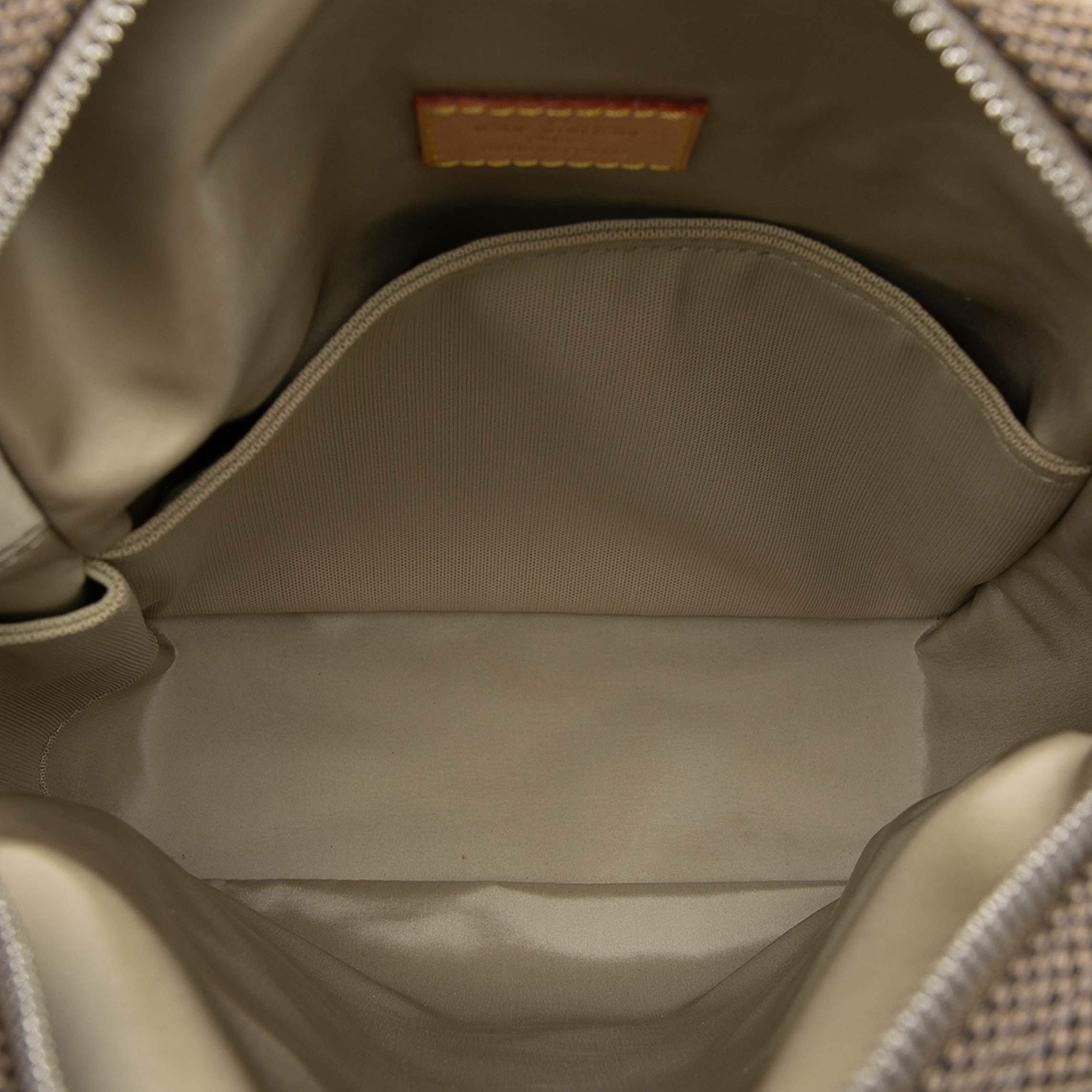 Louis Vuitton Damier Geant Citadin Messenger Bag, från Luxclusif, i färgen brun. Klicka för att öppna bilden i stort format