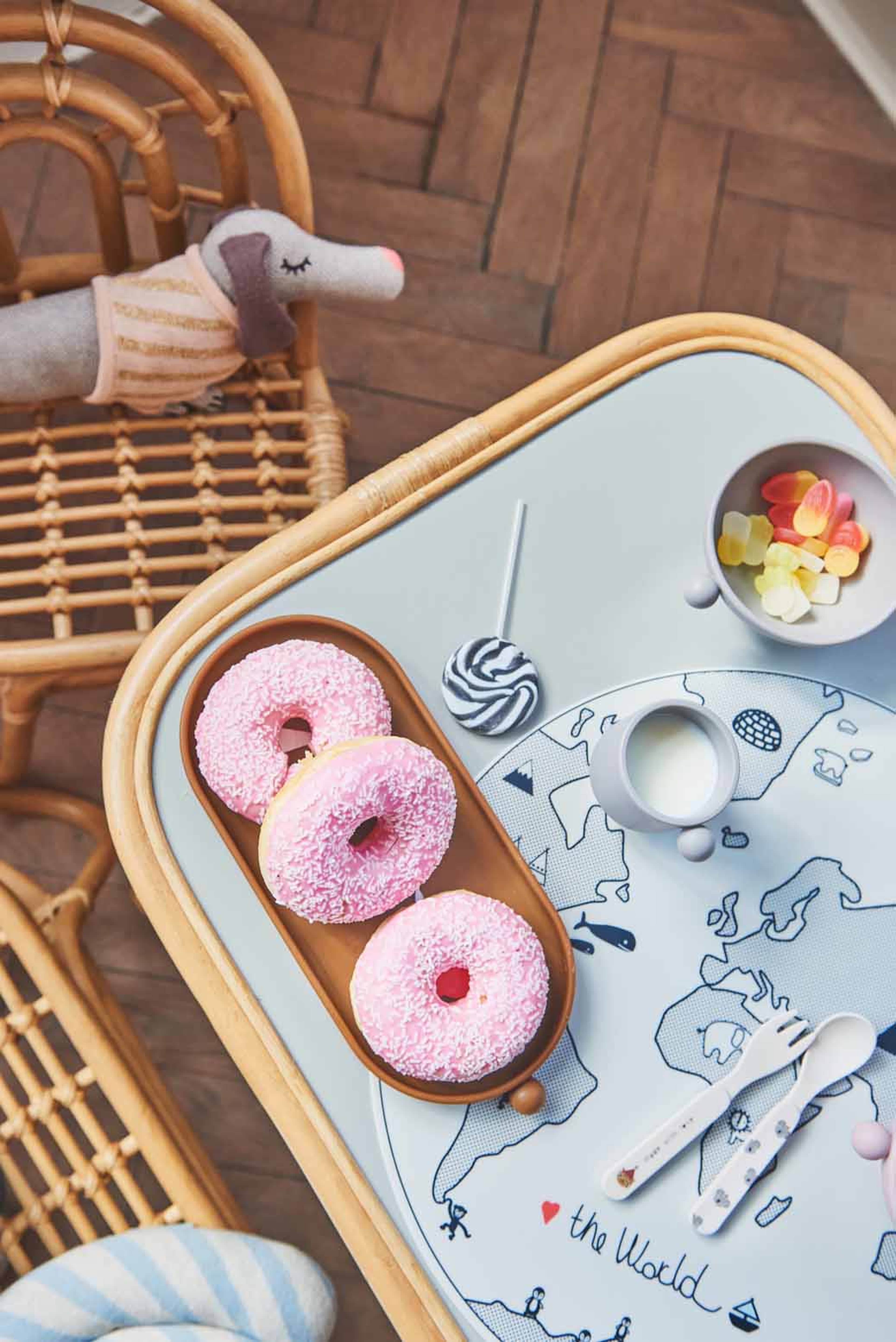 Placemat The World, från OYOY Mini, i färgen offwhite. Klicka för att öppna bilden i stort format