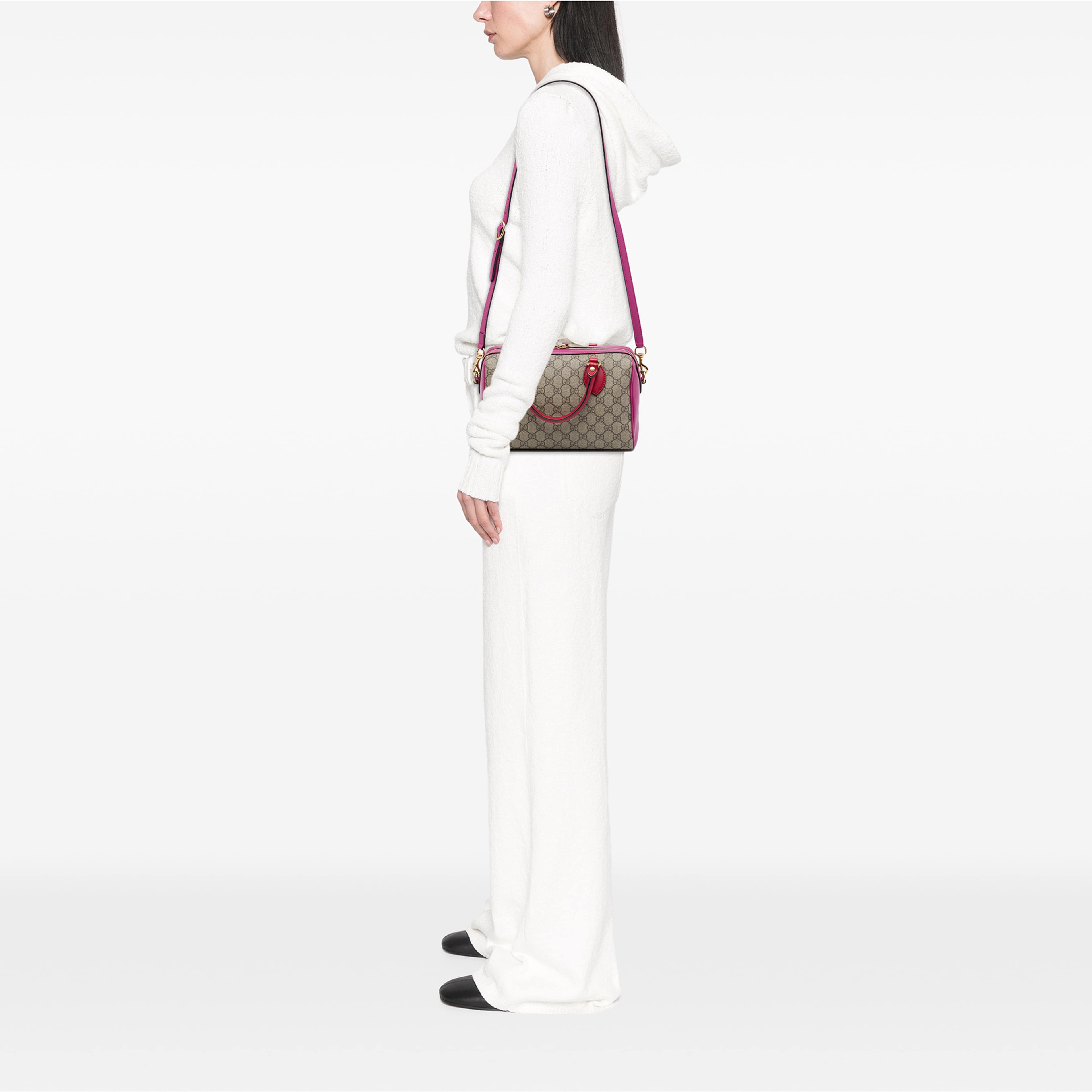 Gucci Small Gg Supreme Satchel, från Luxclusif, i färgen röd. Klicka för att öppna bilden i stort format