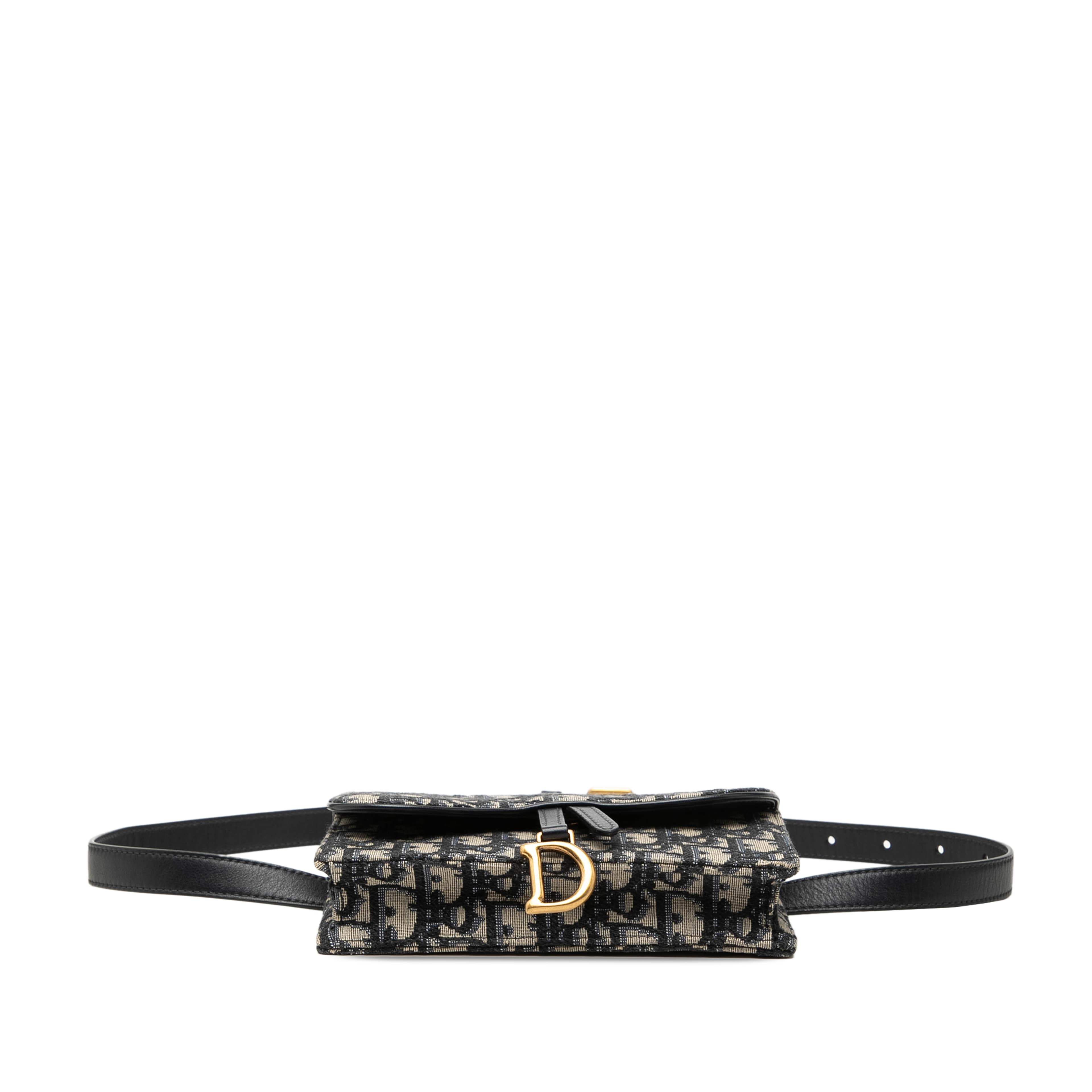 Dior Oblique Canvas Saddle Belt Bag, från Luxclusif, i färgen blå. Klicka för att öppna bilden i stort format