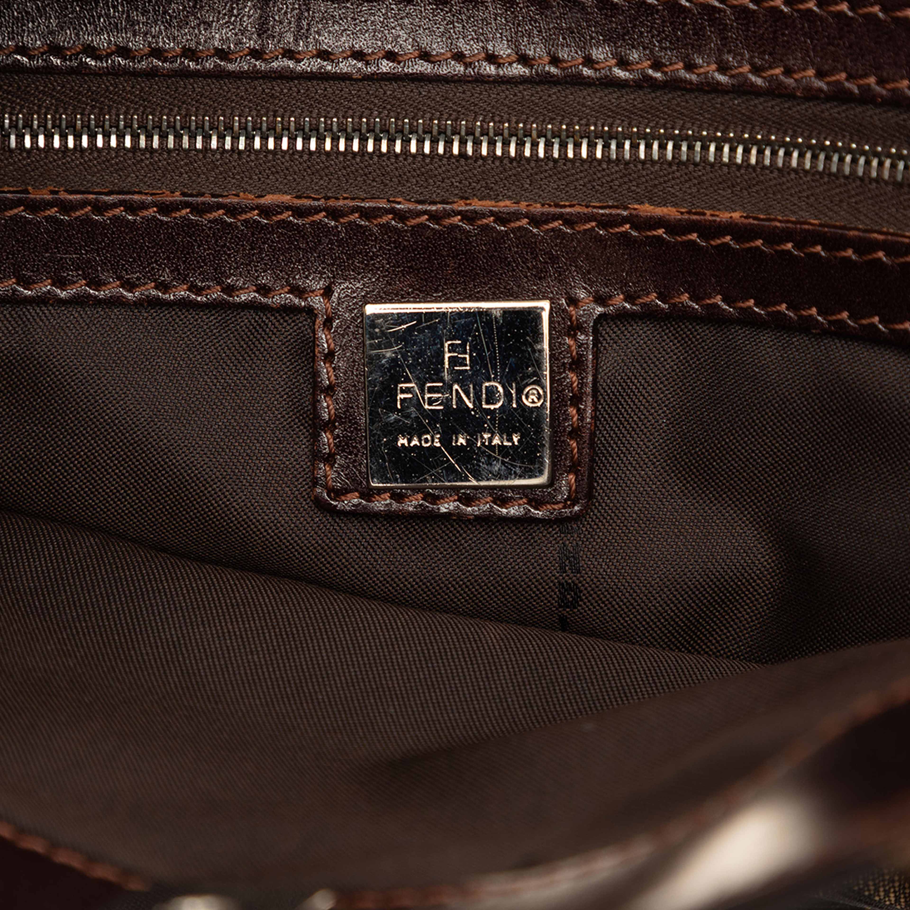 Fendi Zucca Canvas Tote, från Luxclusif, i färgen brown. Klicka för att öppna bilden i stort format