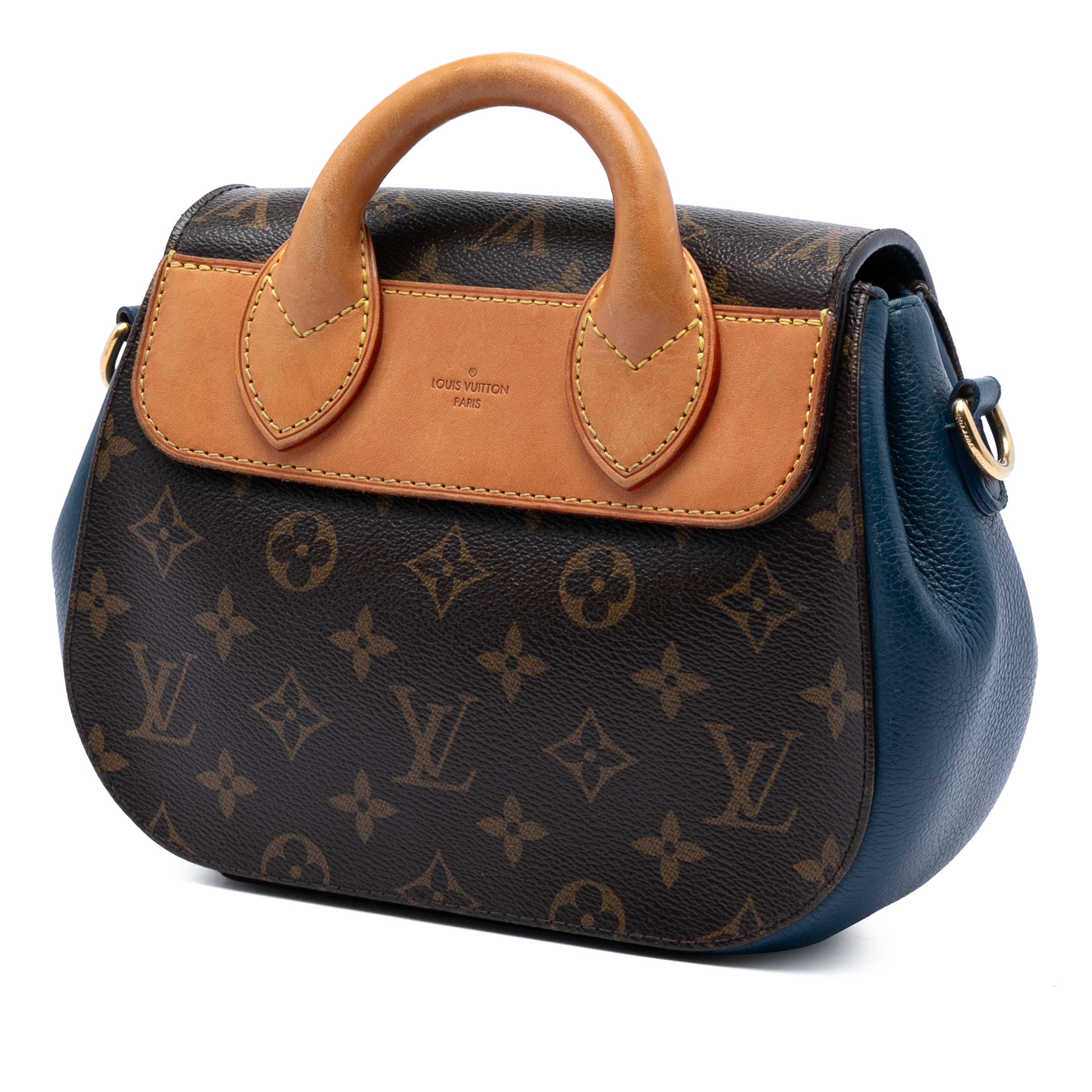 Louis Vuitton Monogram Eden Pm, från Luxclusif, i färgen blå. Klicka för att öppna bilden i stort format