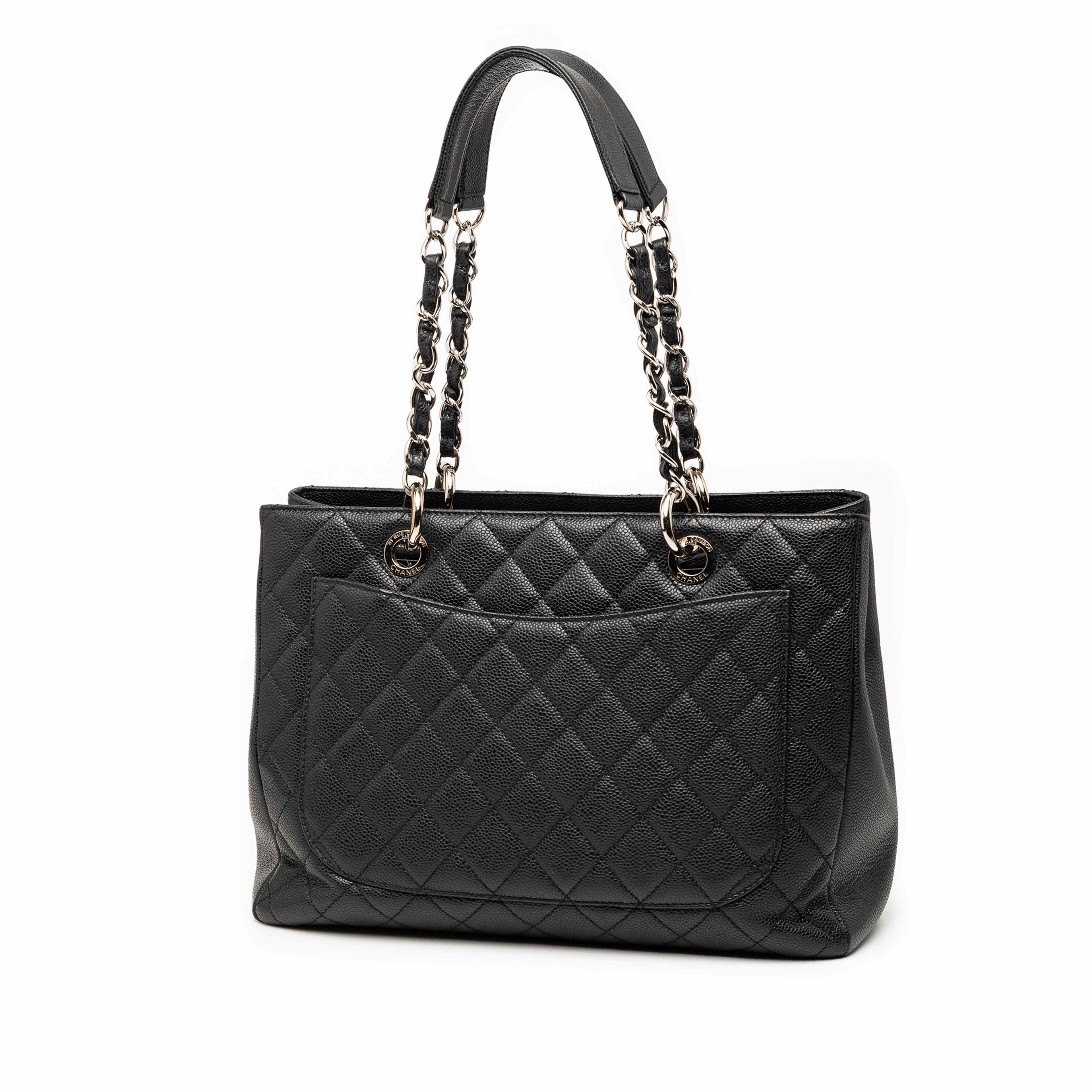 Chanel Caviar Grand Shopping Tote, från Luxclusif, i färgen svart. Klicka för att öppna bilden i stort format