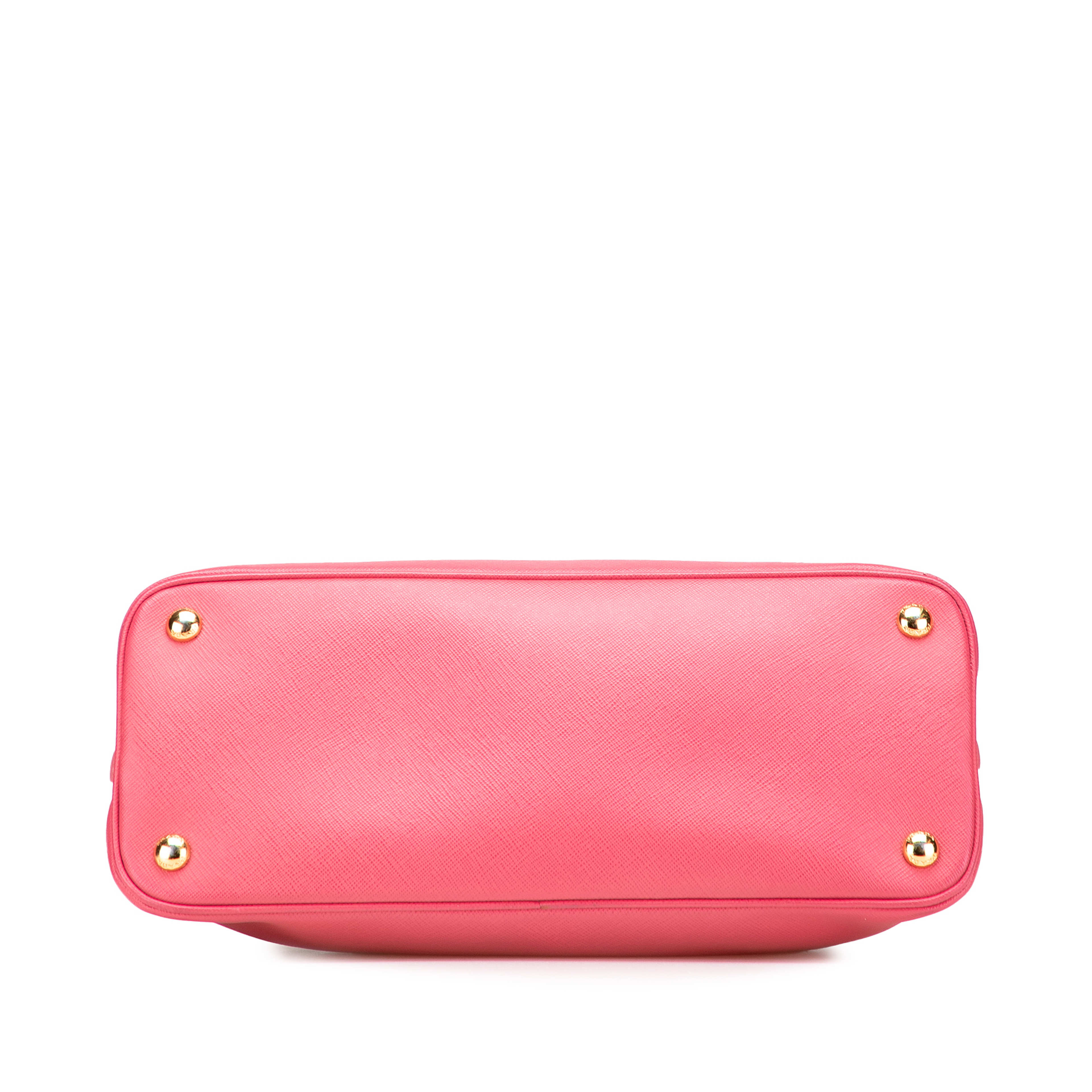 Prada Medium Saffiano Lux Promenade Satchel, från Luxclusif, i färgen pink. Klicka för att öppna bilden i stort format