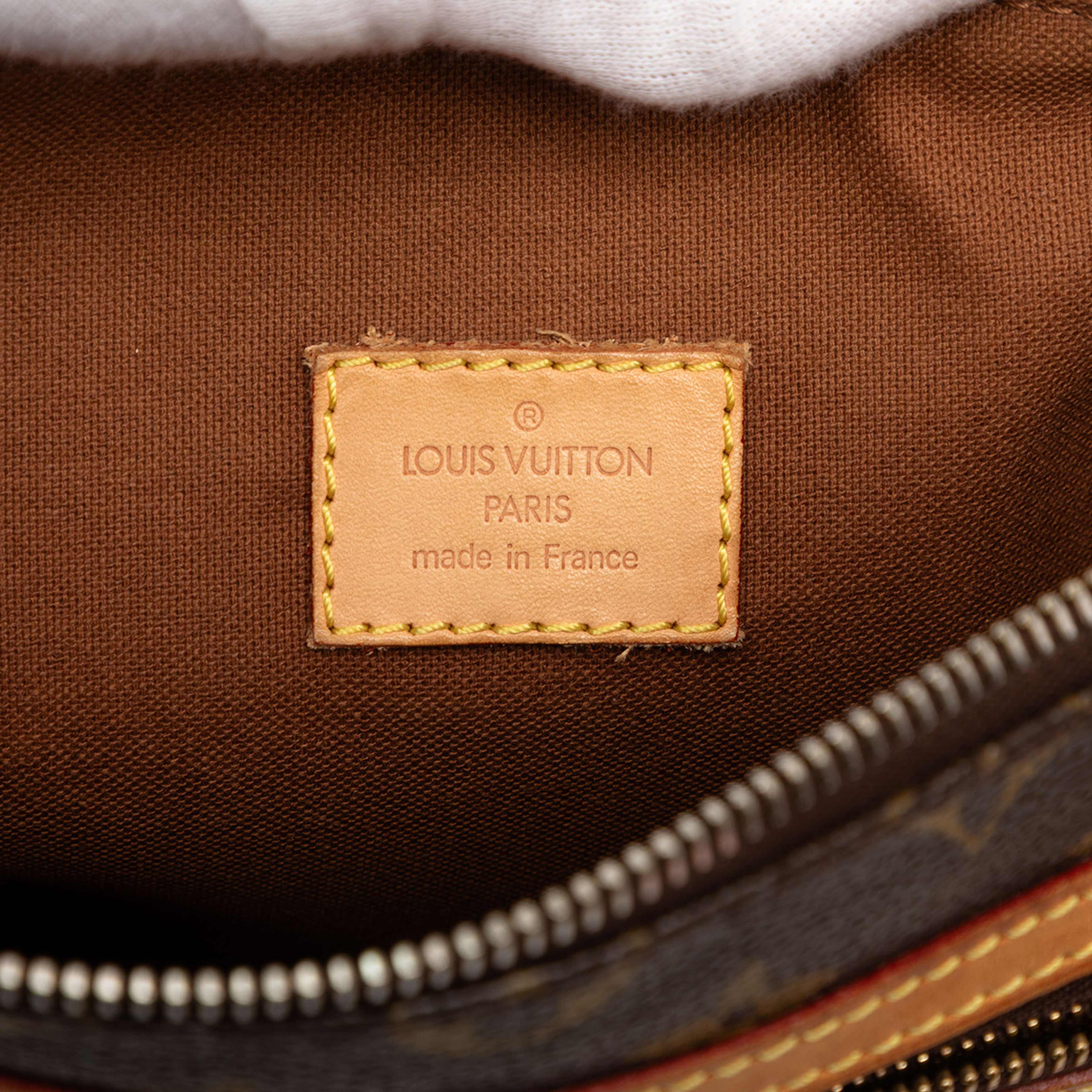 Louis Vuitton Monogram Bosphore Pochette, från Luxclusif, i färgen brown. Klicka för att öppna bilden i stort format