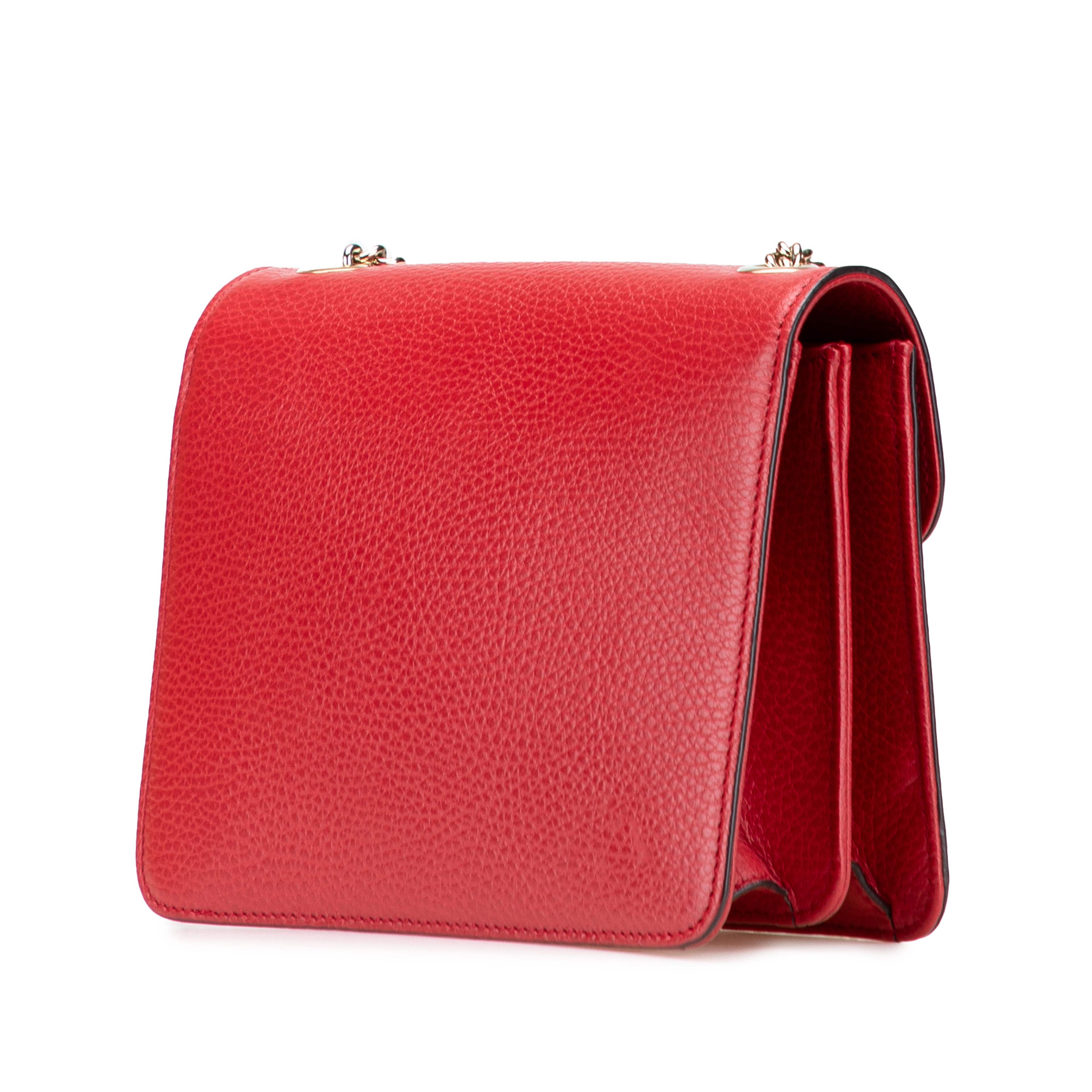 Gucci Small Dollar Calfskin Interlocking G Crossbody, från Luxclusif, i färgen red. Klicka för att öppna bilden i stort format