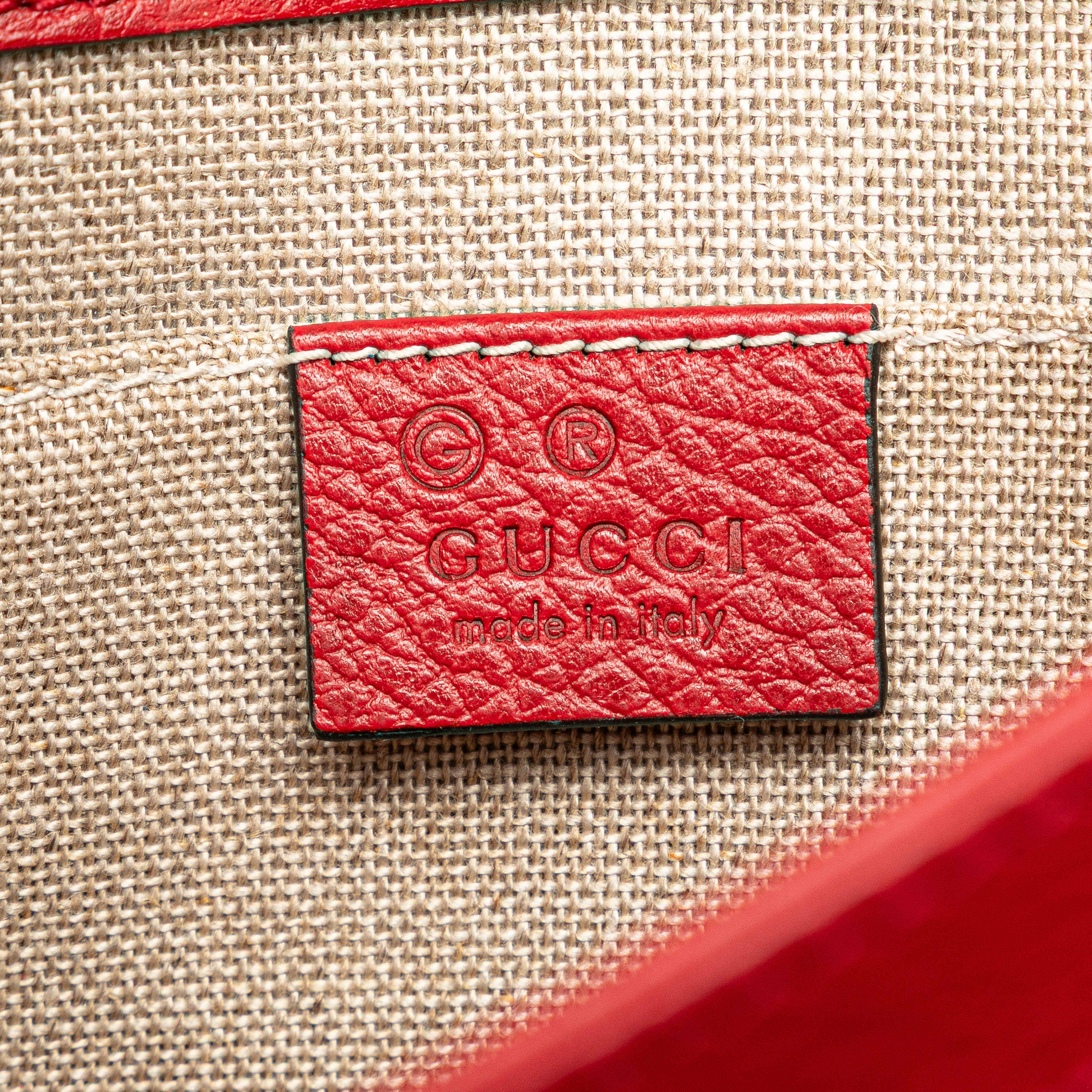 Gucci Small Dollar Calfskin Interlocking G Crossbody, från Luxclusif, i färgen red. Klicka för att öppna bilden i stort format