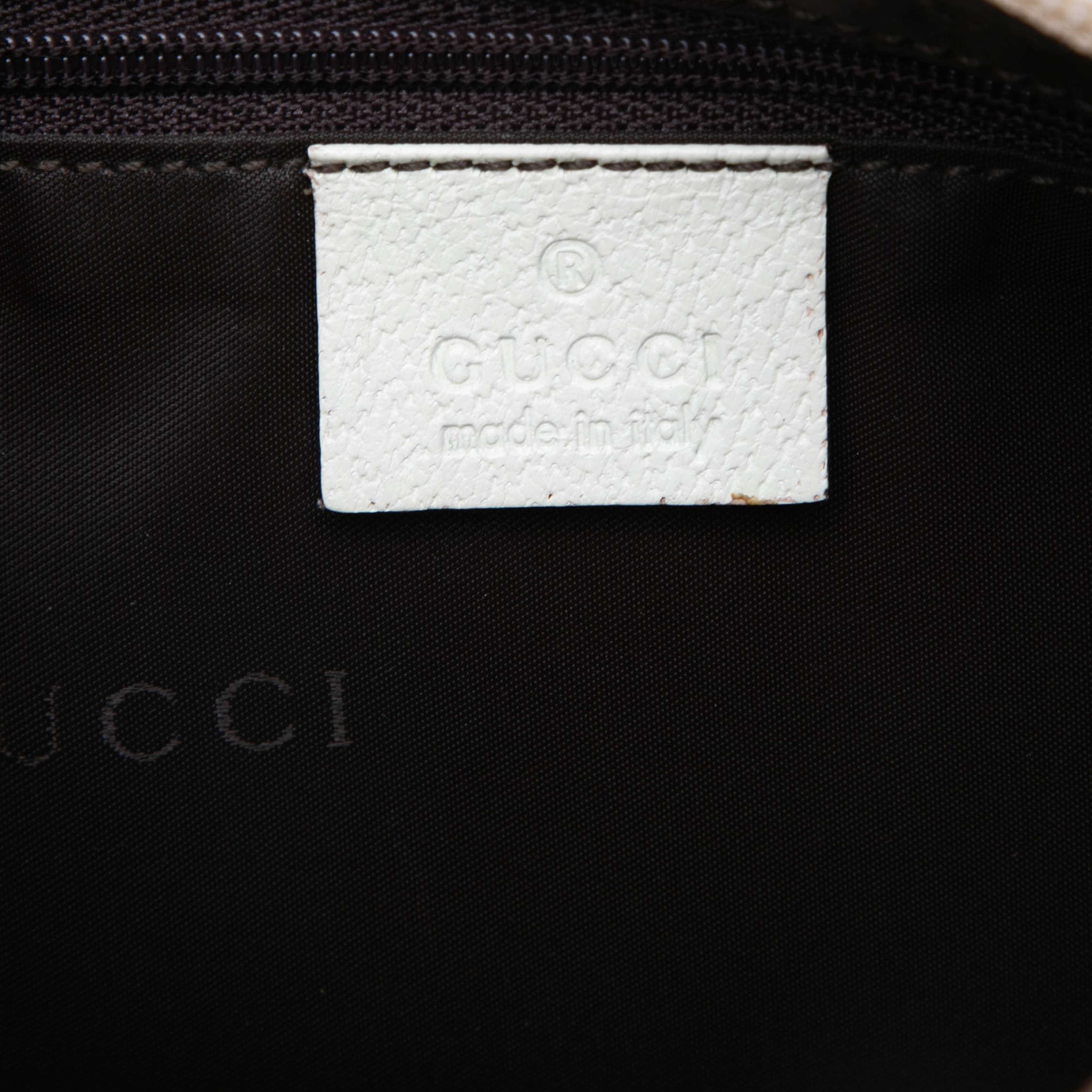 Gucci Gg Canvas Bamboo Top Handle, från Luxclusif, i färgen beige. Klicka för att öppna bilden i stort format