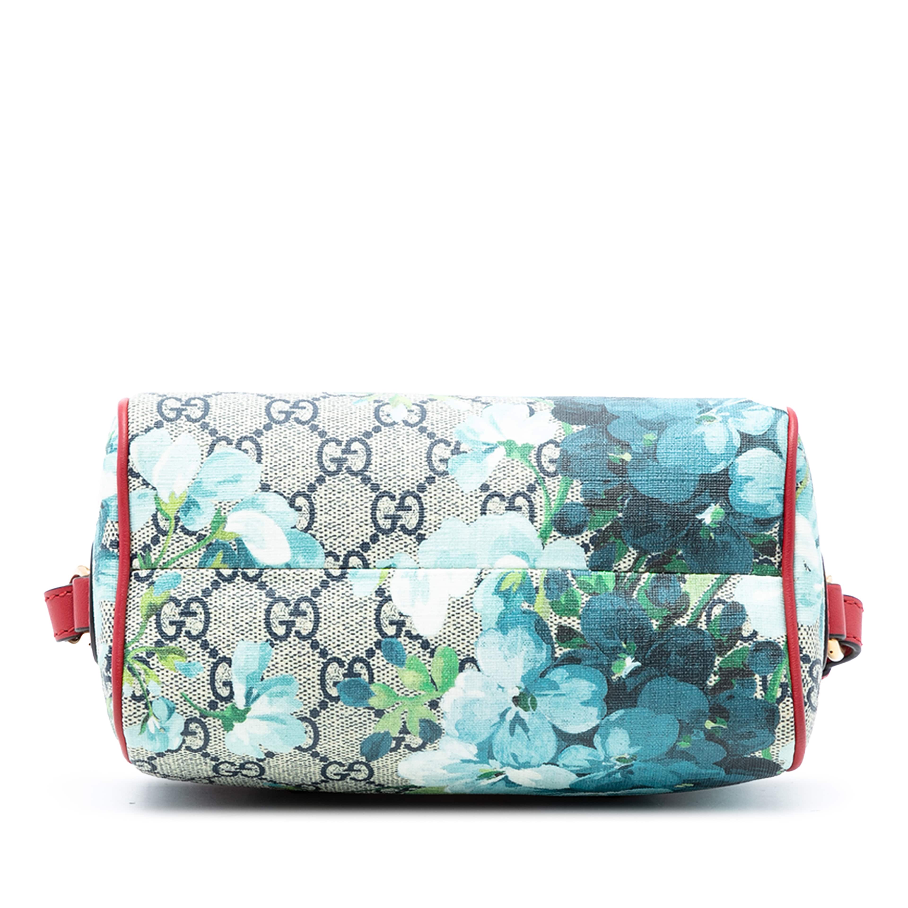 Gucci Mini Gg Supreme Blooms Boston Bag, från Luxclusif, i färgen beige. Klicka för att öppna bilden i stort format