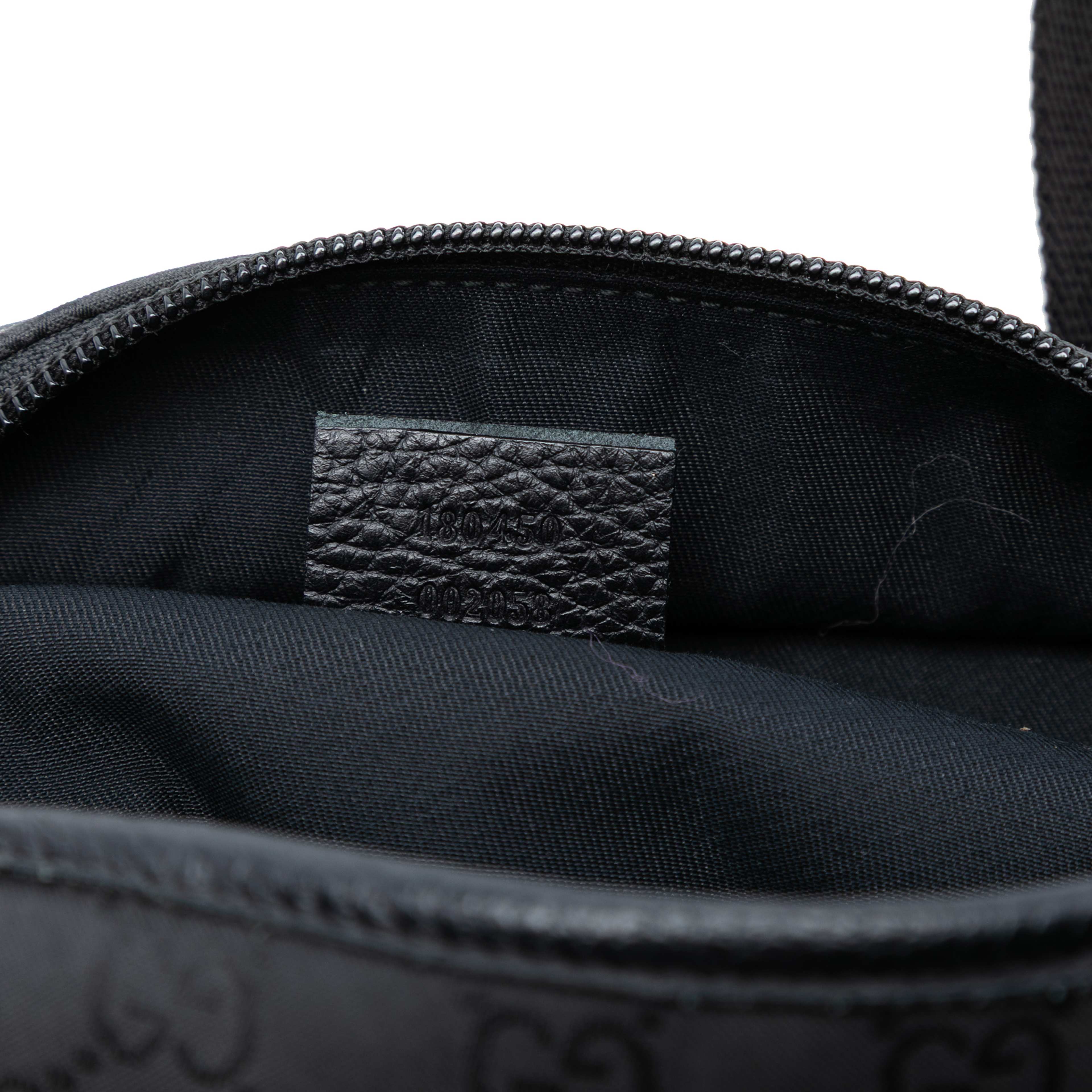 Gucci Gg Nylon Tote, från Luxclusif, i färgen black. Klicka för att öppna bilden i stort format