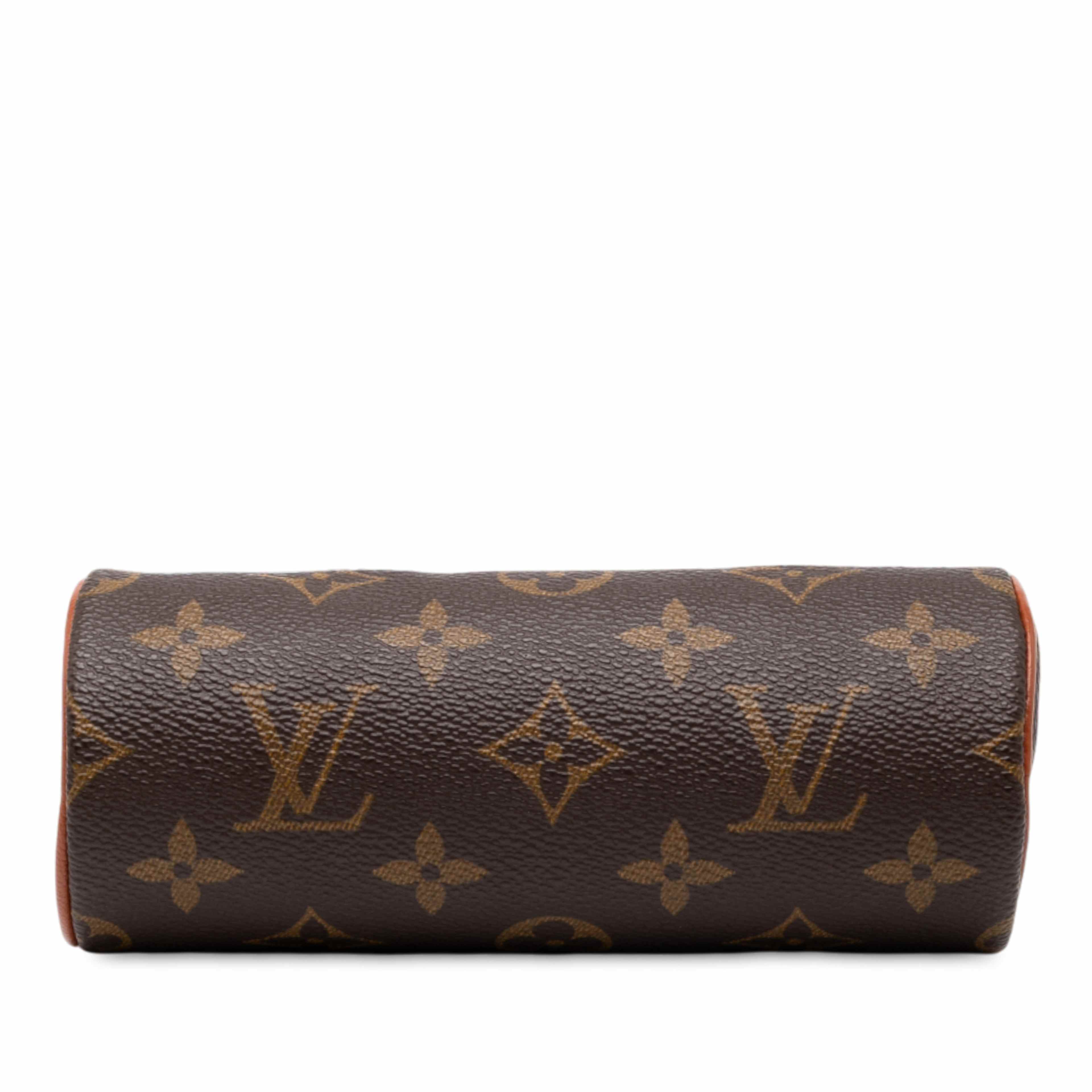 Louis Vuitton Monogram Papillon Pochette, från Luxclusif, i färgen brown. Klicka för att öppna bilden i stort format