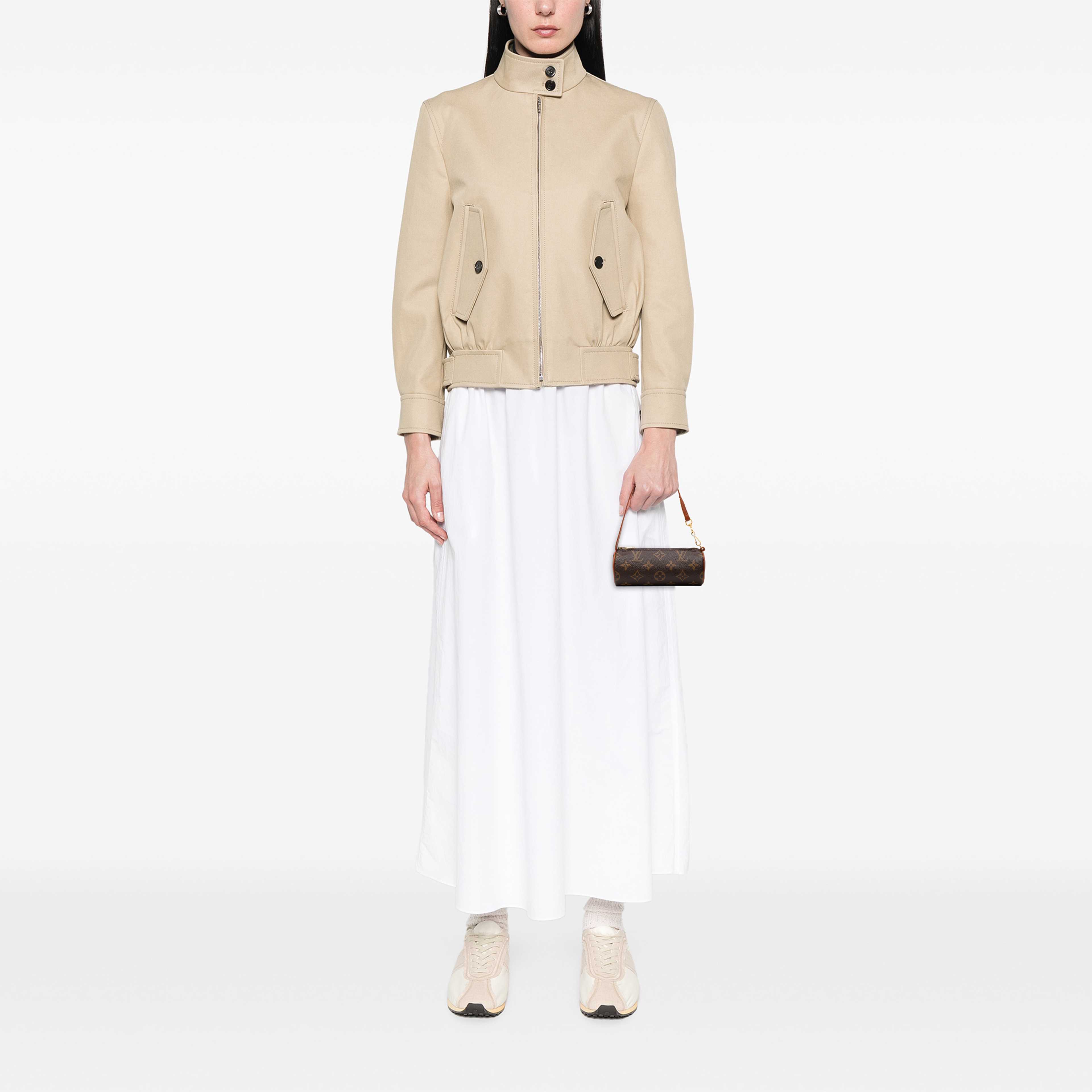 Louis Vuitton Monogram Papillon Pochette, från Luxclusif, i färgen brown. Klicka för att öppna bilden i stort format