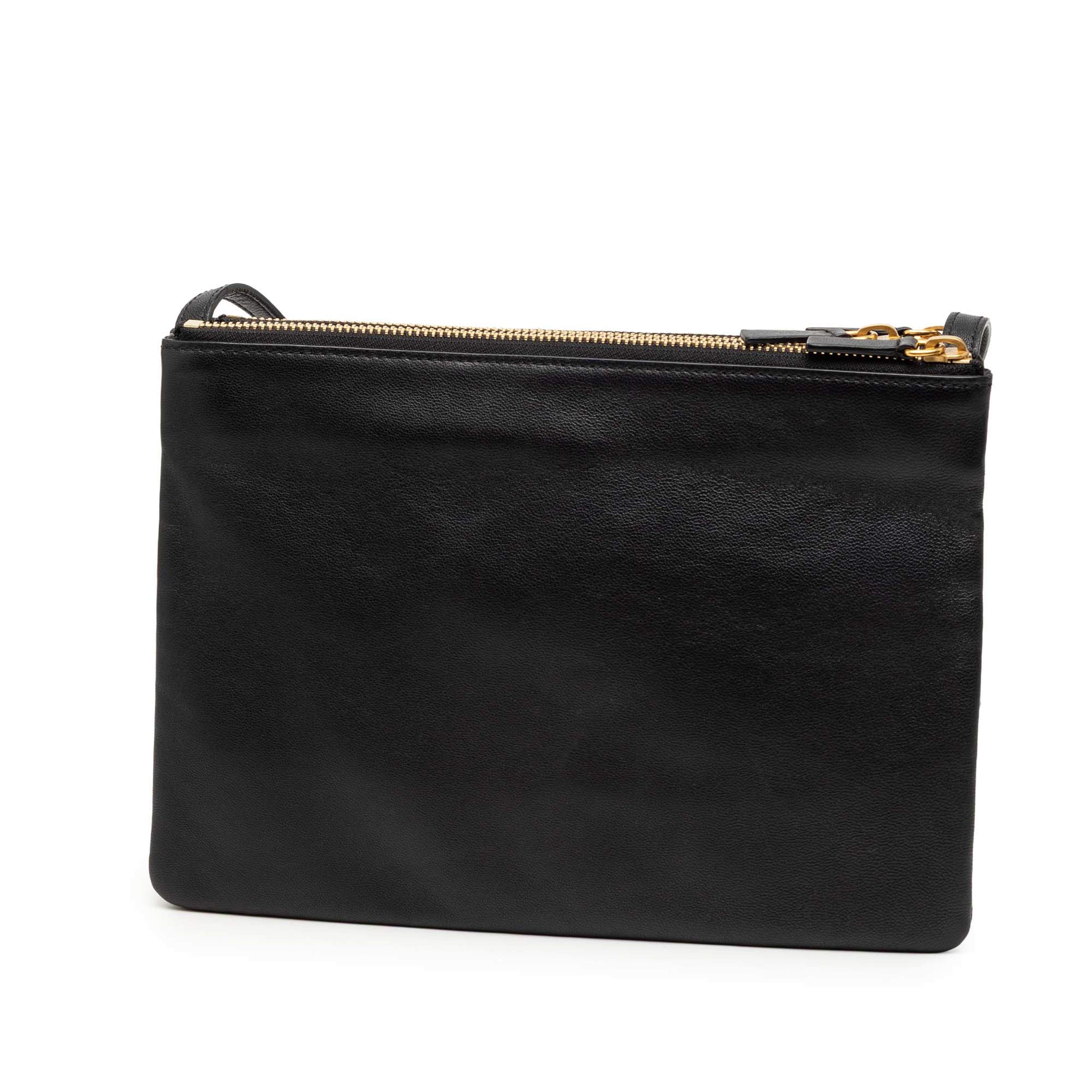 Celine Large Lambskin Trio Crossbody, från Luxclusif, i färgen svart. Klicka för att öppna bilden i stort format