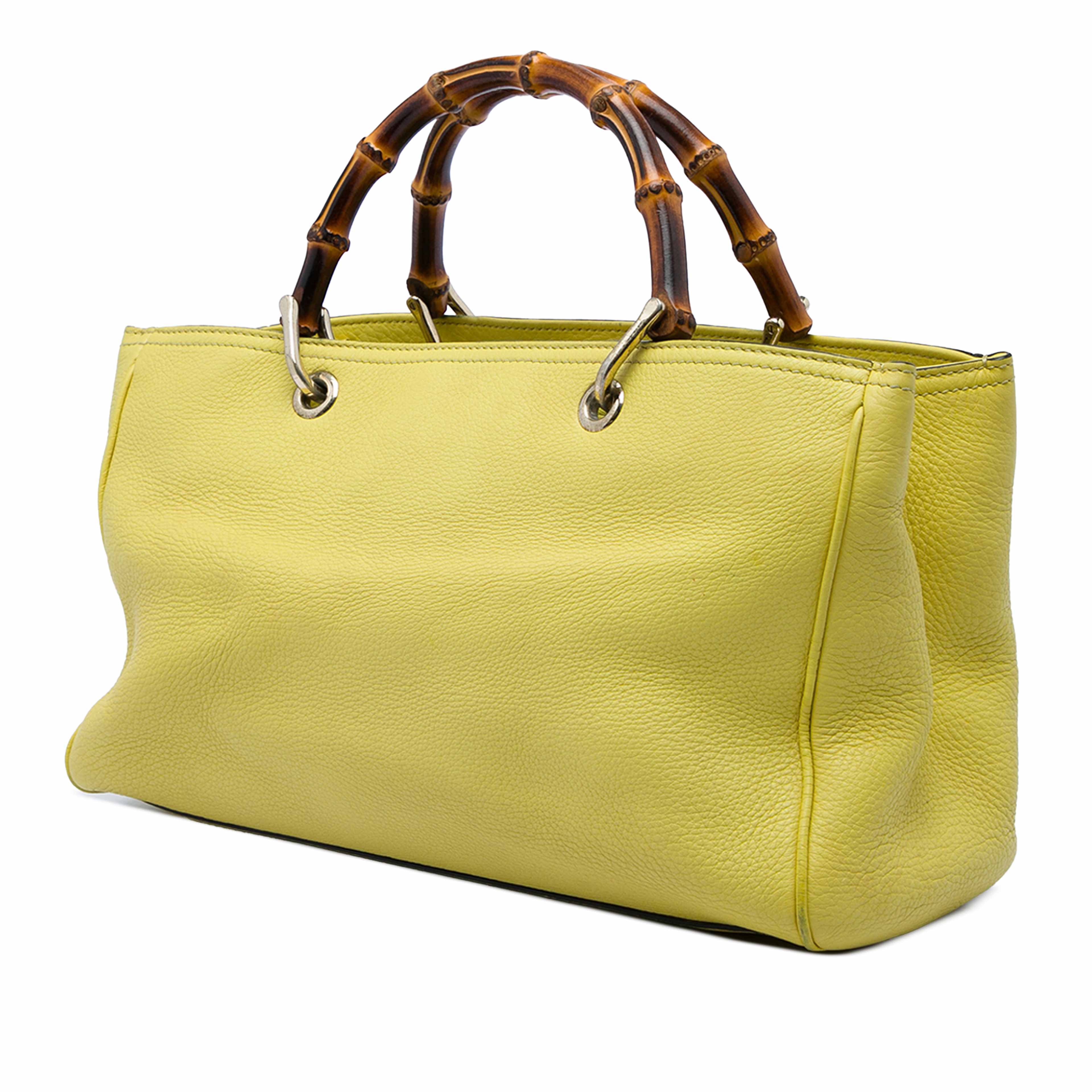 Gucci Medium Calfskin Bamboo Shopper Satchel, från Luxclusif, i färgen gul. Klicka för att öppna bilden i stort format