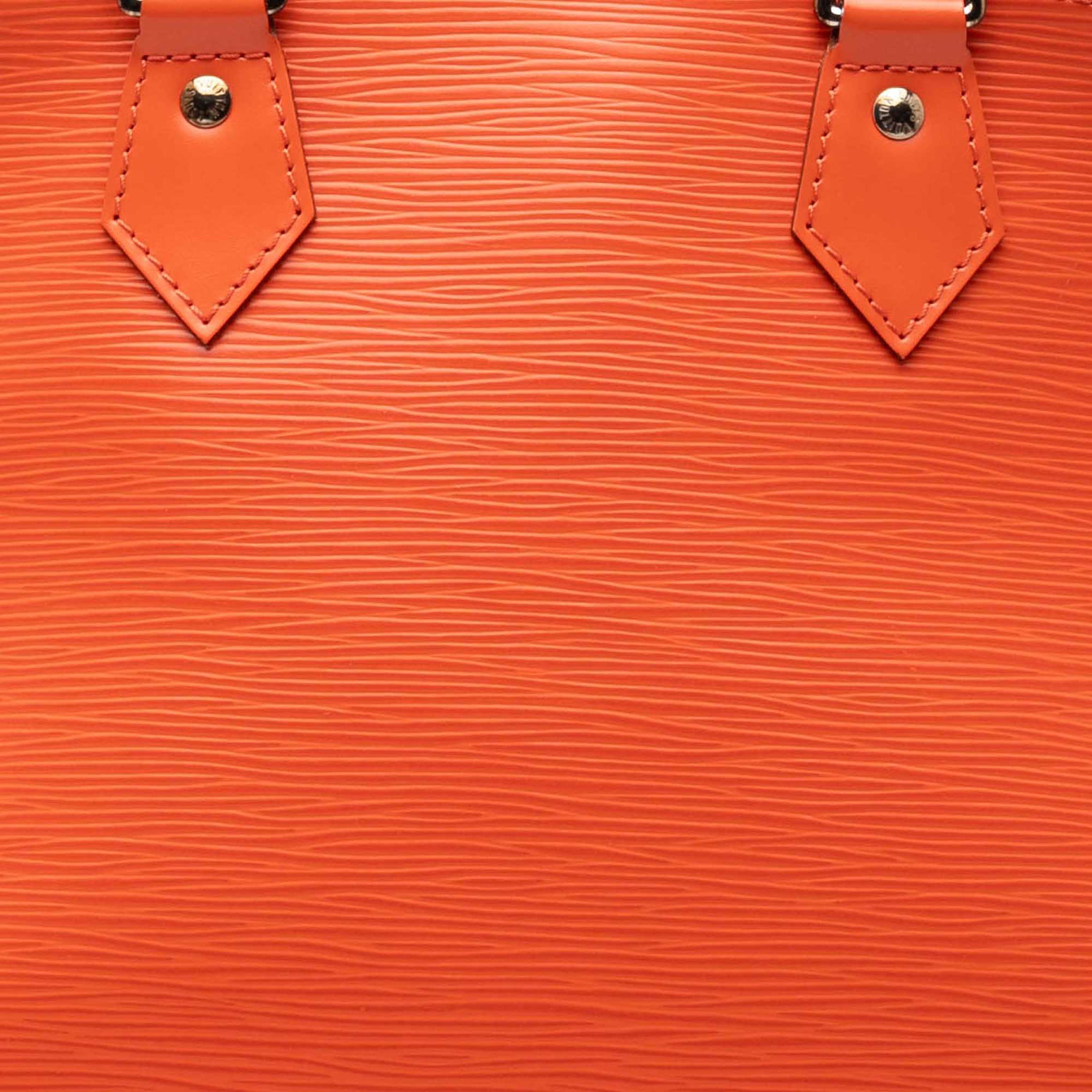Louis Vuitton Epi Alma Pm, från Luxclusif, i färgen orange. Klicka för att öppna bilden i stort format