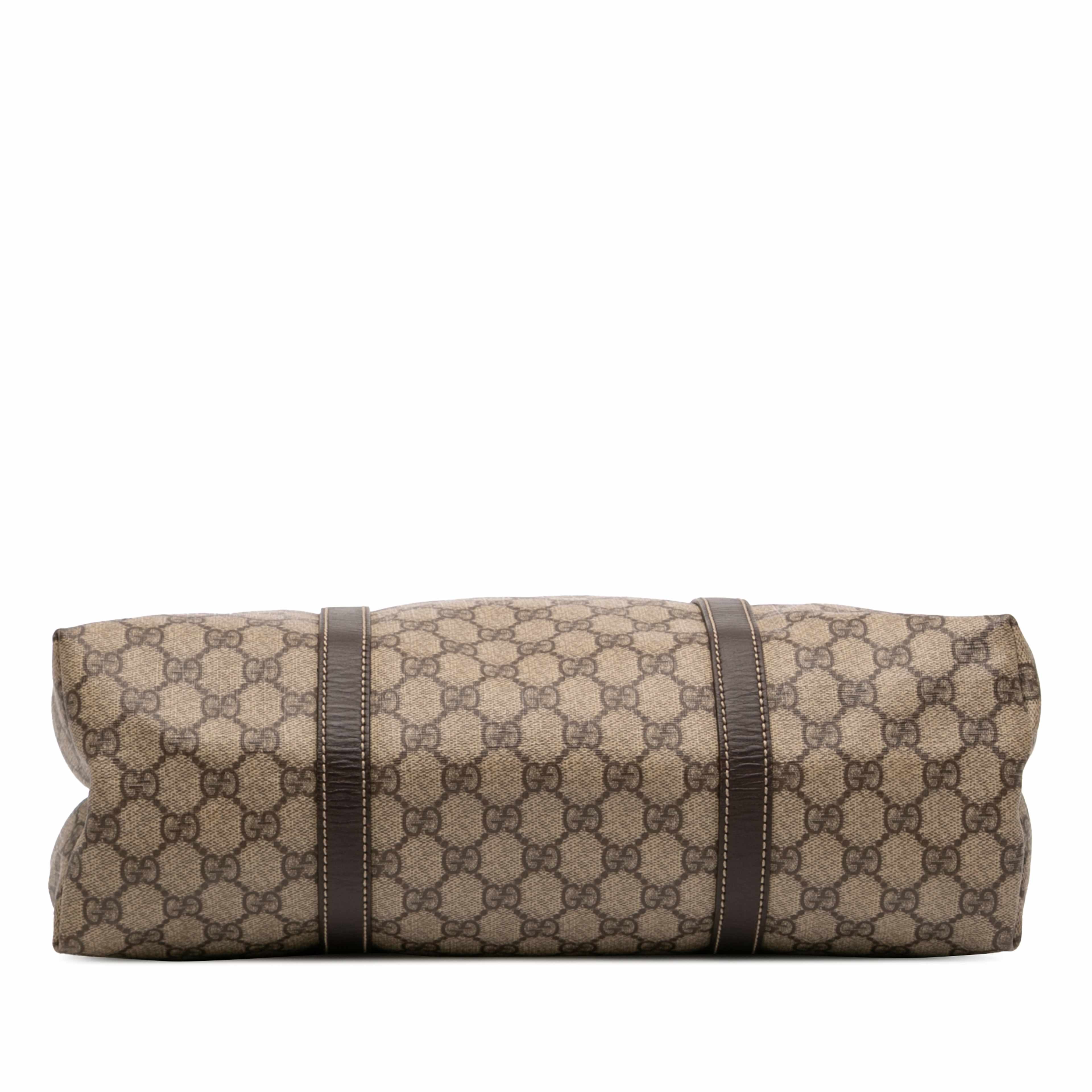 Gucci Gg Supreme Joy Vertical Tote, från Luxclusif, i färgen beige. Klicka för att öppna bilden i stort format