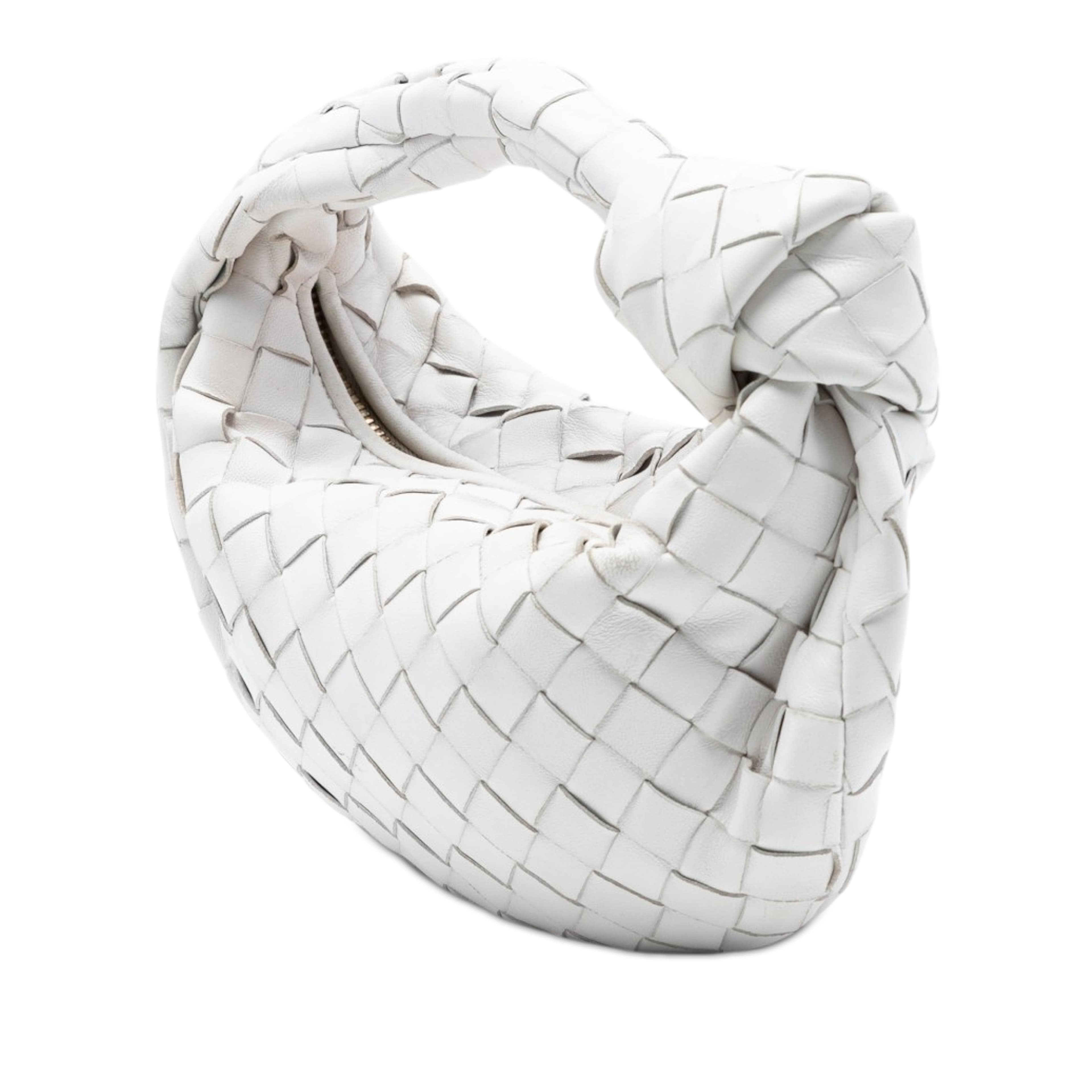 Bottega Veneta Mini Nappa Intrecciato Jodie, från Luxclusif, i färgen white. Klicka för att öppna bilden i stort format
