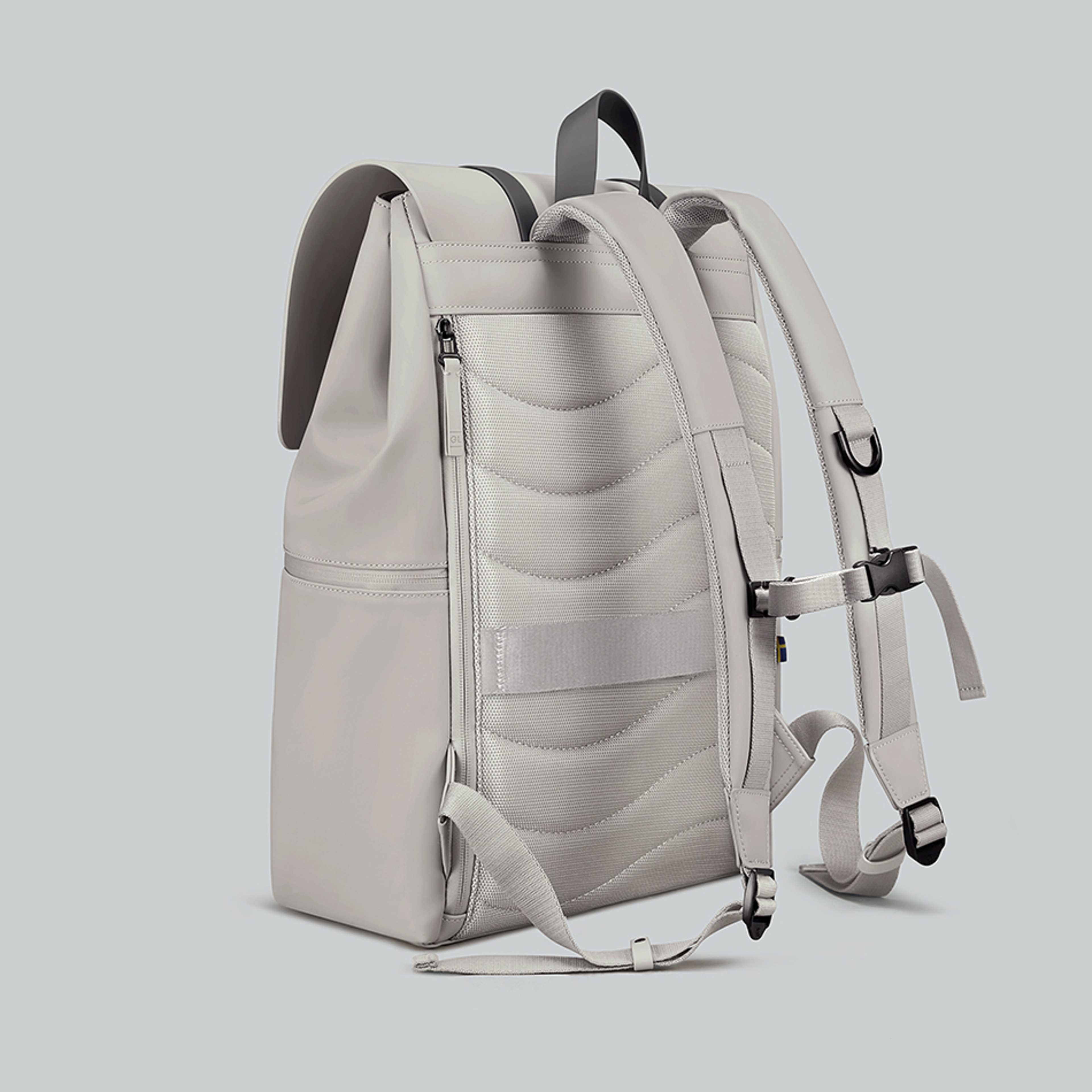 Spläsh 2.0 - 16, från Gaston Luga, i färgen taupe. Klicka för att öppna bilden i stort format