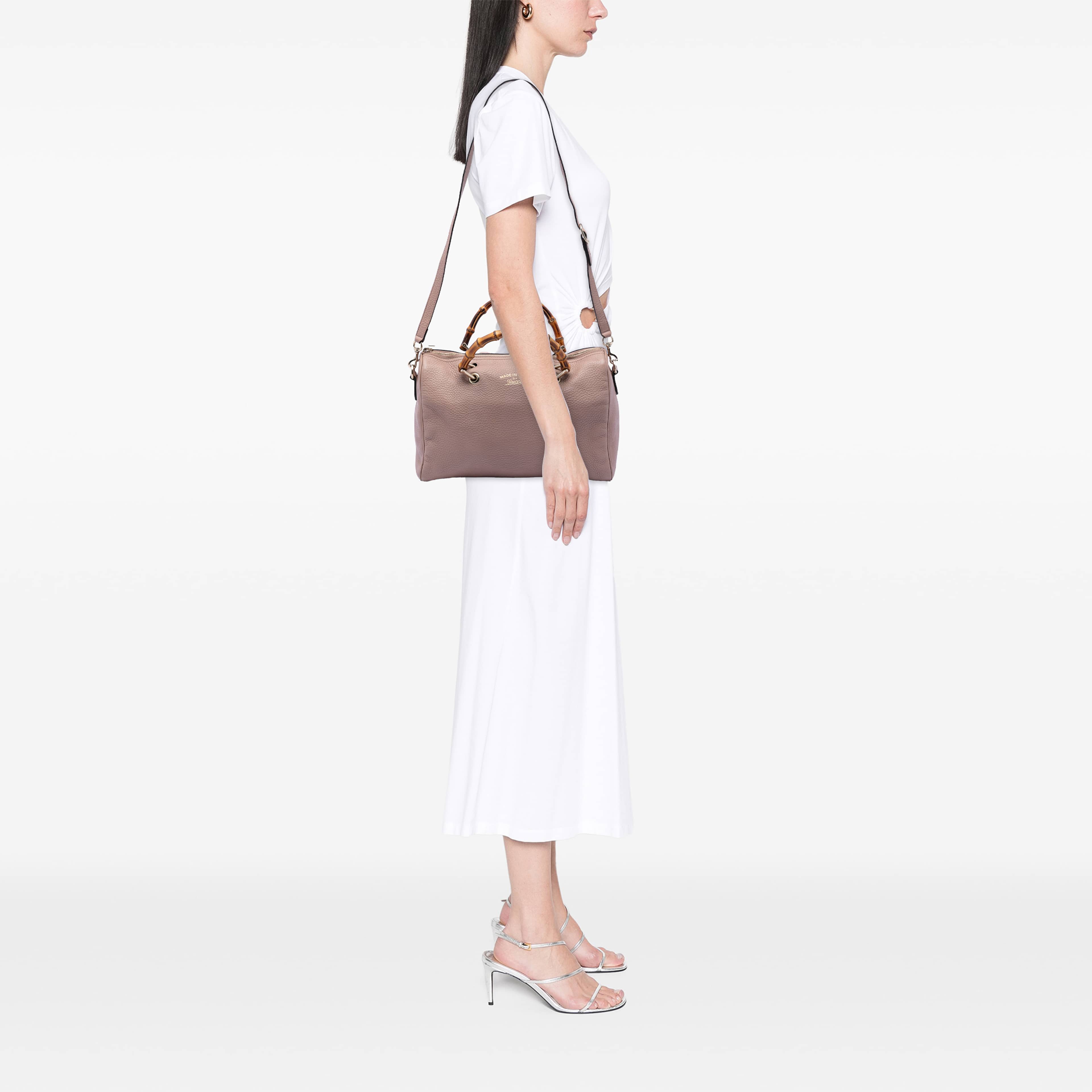 Gucci Medium Calfskin Bamboo Shopper Boston Bag, från Luxclusif, i färgen pink. Klicka för att öppna bilden i stort format