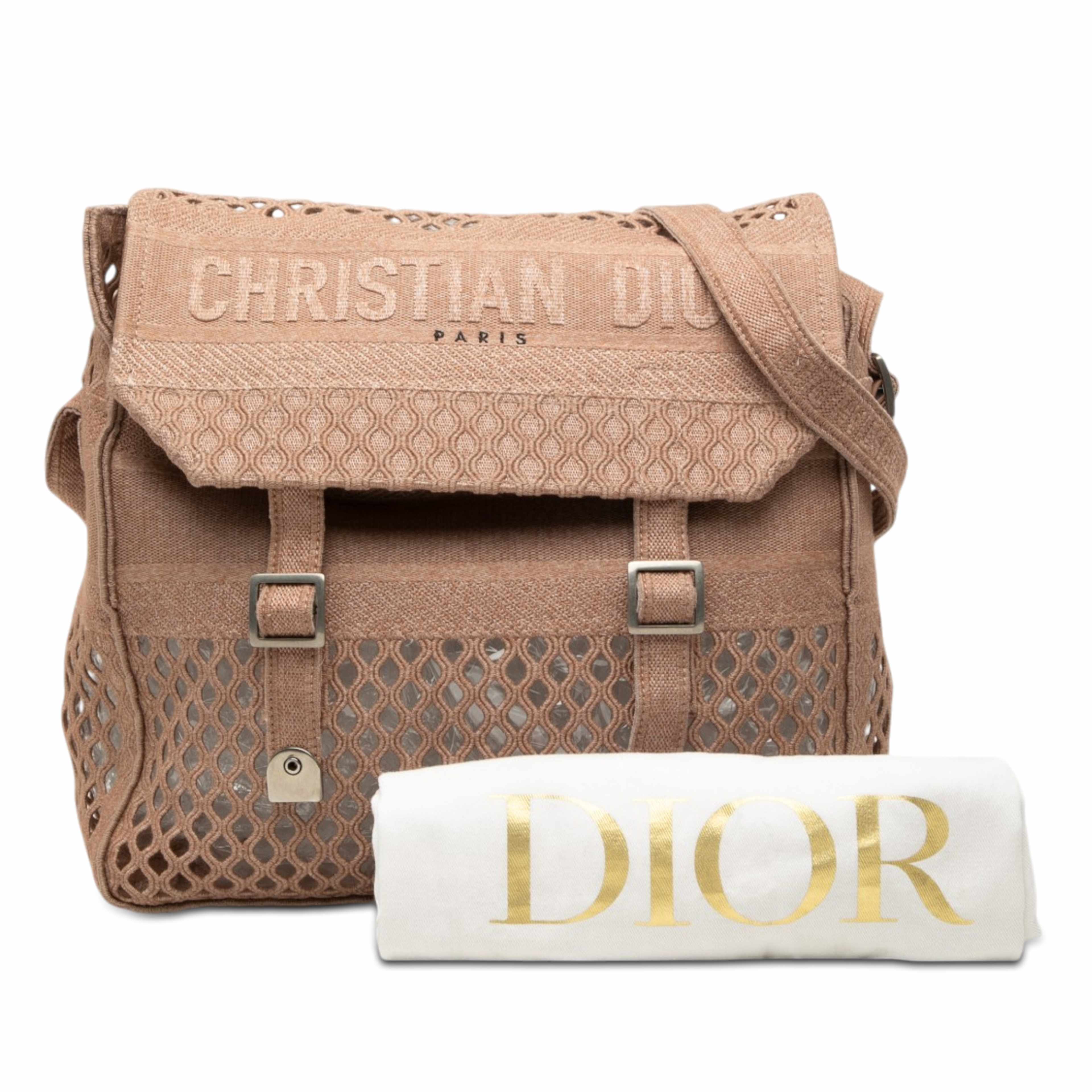 Dior Large Embroidered Mesh Canvas Diorcamp Messenger Bag, från Luxclusif, i färgen brun. Klicka för att öppna bilden i stort format