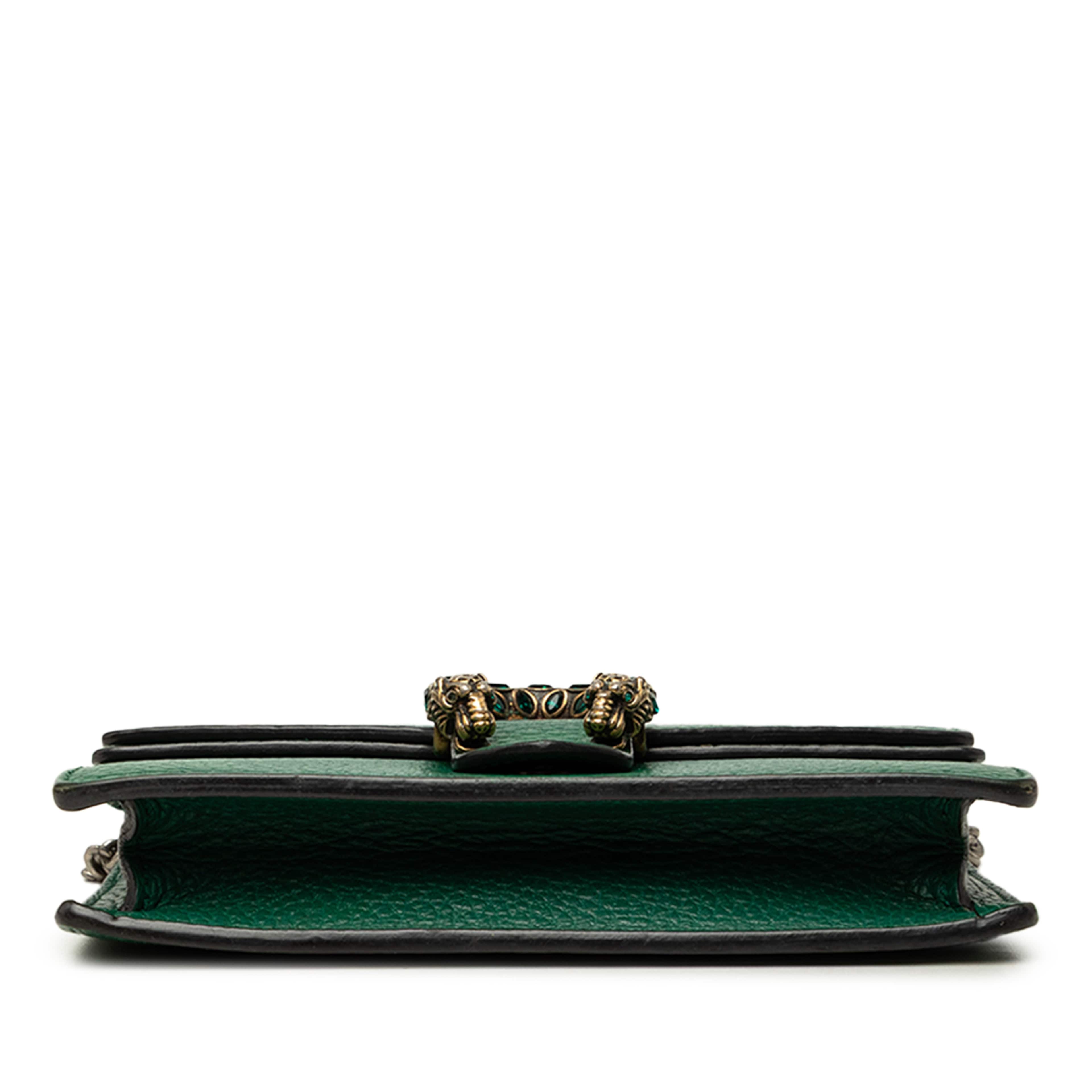 Gucci Mini Calfskin Dionysus Crossbody, från Luxclusif, i färgen grön. Klicka för att öppna bilden i stort format