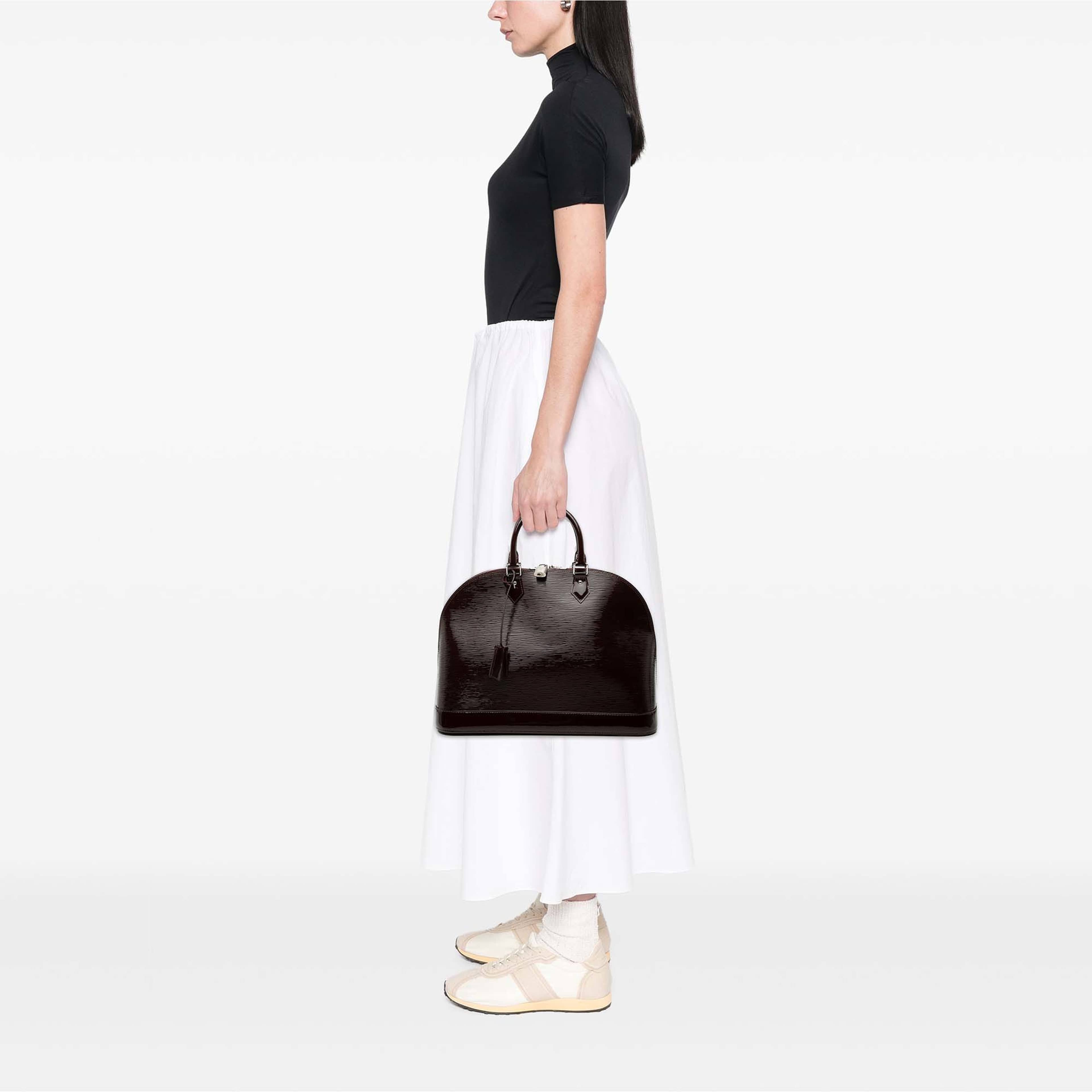 Louis Vuitton Electric Epi Alma Gm, från Luxclusif, i färgen röd. Klicka för att öppna bilden i stort format