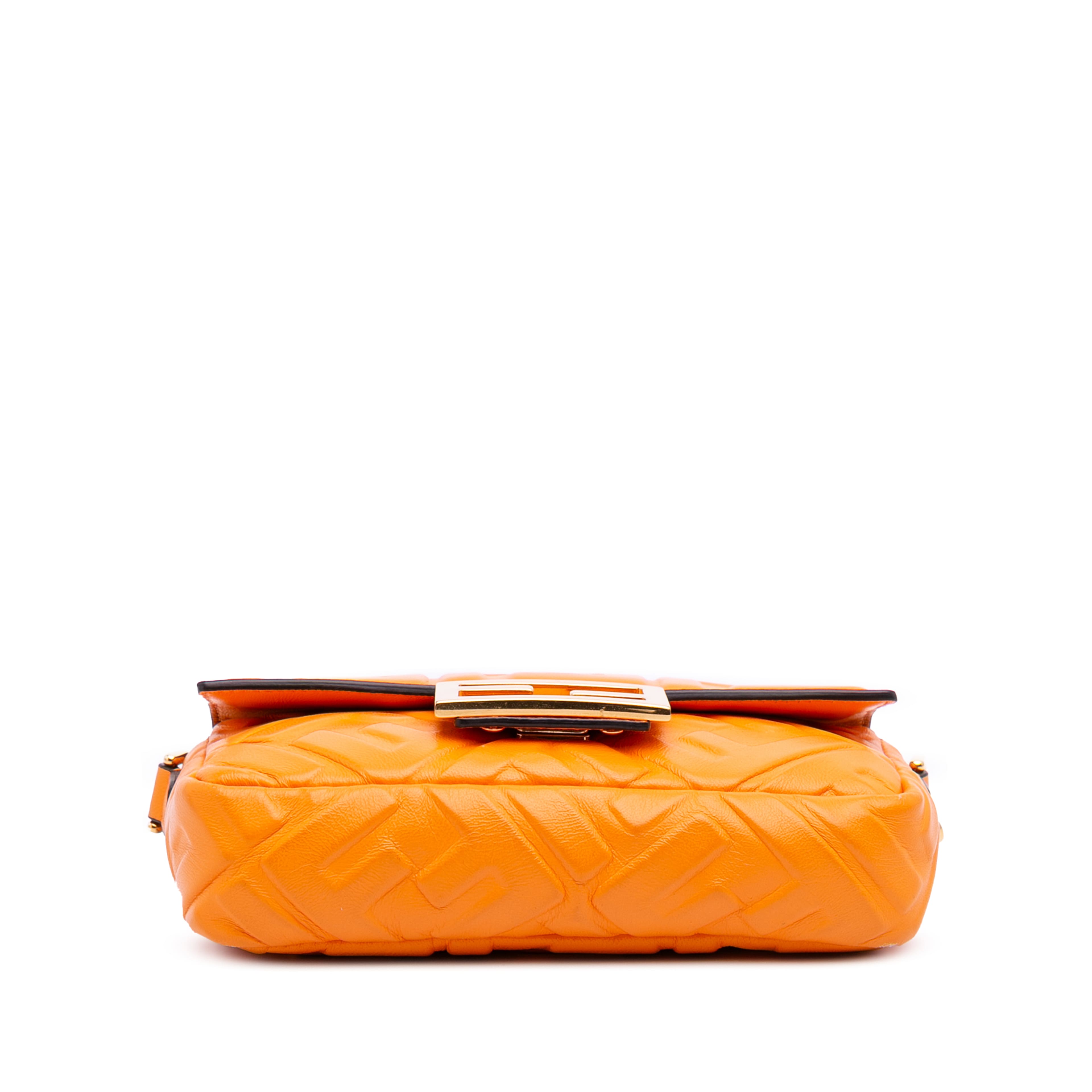 Fendi Mini Zucca Embossed Leather Baguette Satchel, från Luxclusif, i färgen orange. Klicka för att öppna bilden i stort format