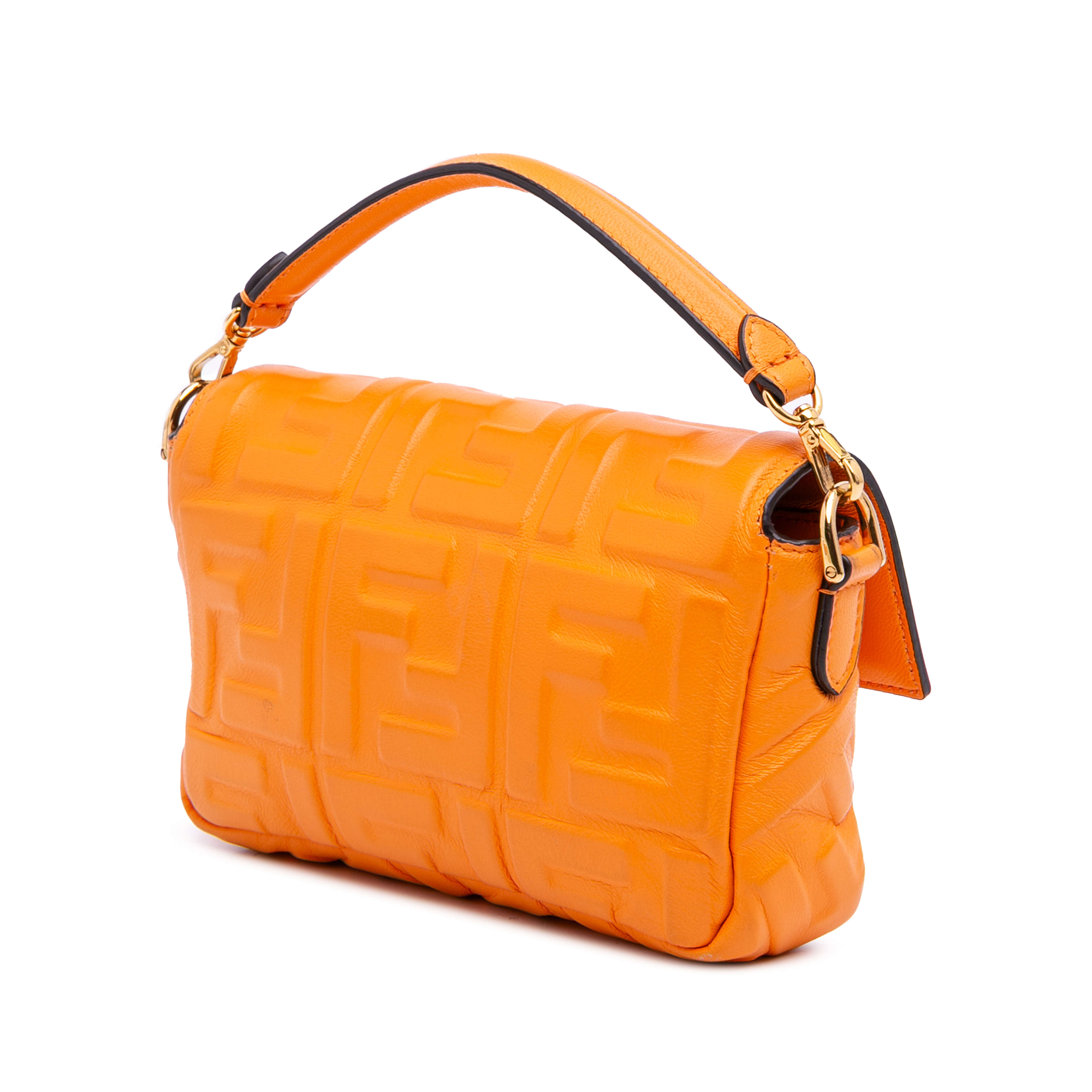 Fendi Mini Zucca Embossed Leather Baguette Satchel, från Luxclusif, i färgen orange. Klicka för att öppna bilden i stort format