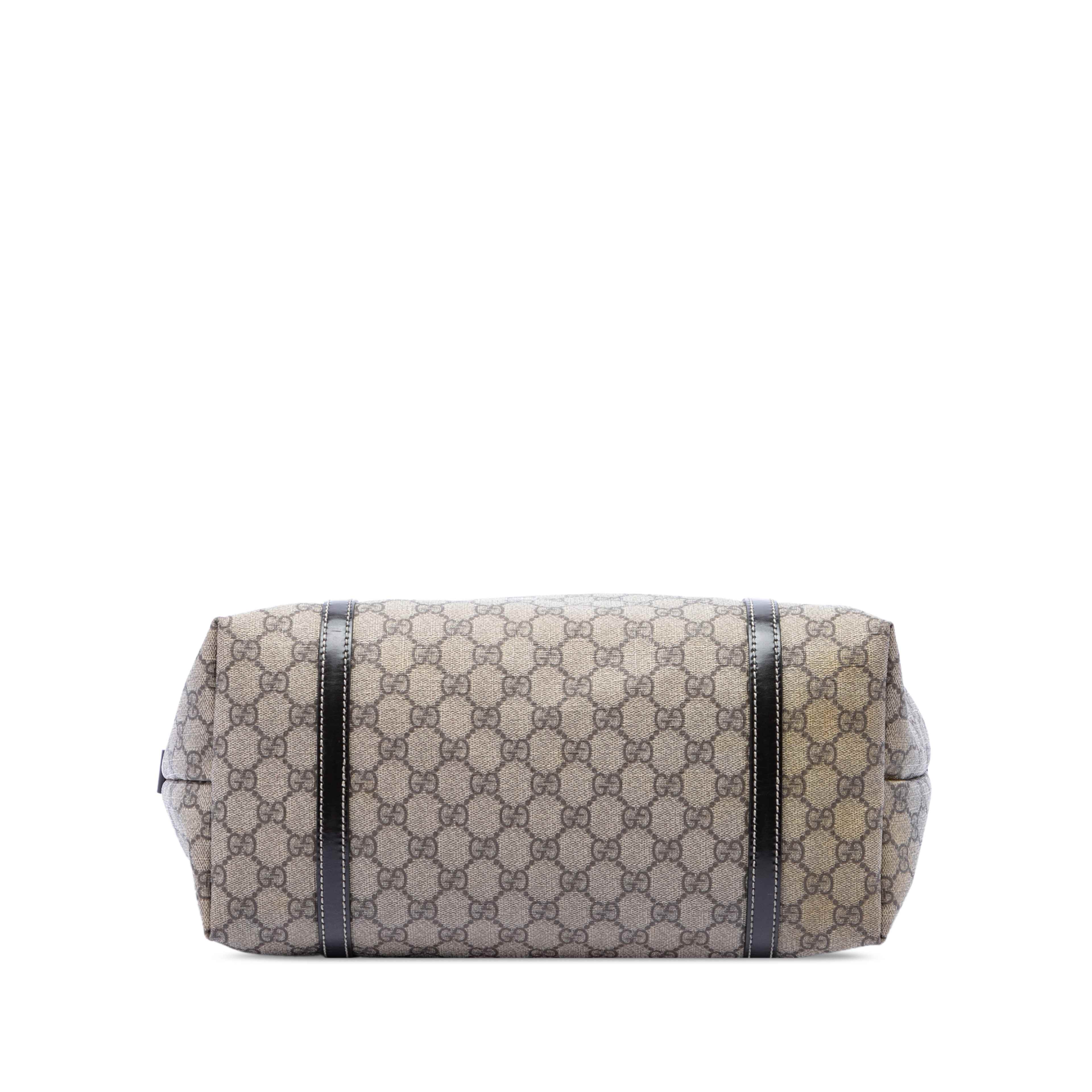 Gucci Medium Gg Supreme Joy Tote, från Luxclusif, i färgen beige. Klicka för att öppna bilden i stort format