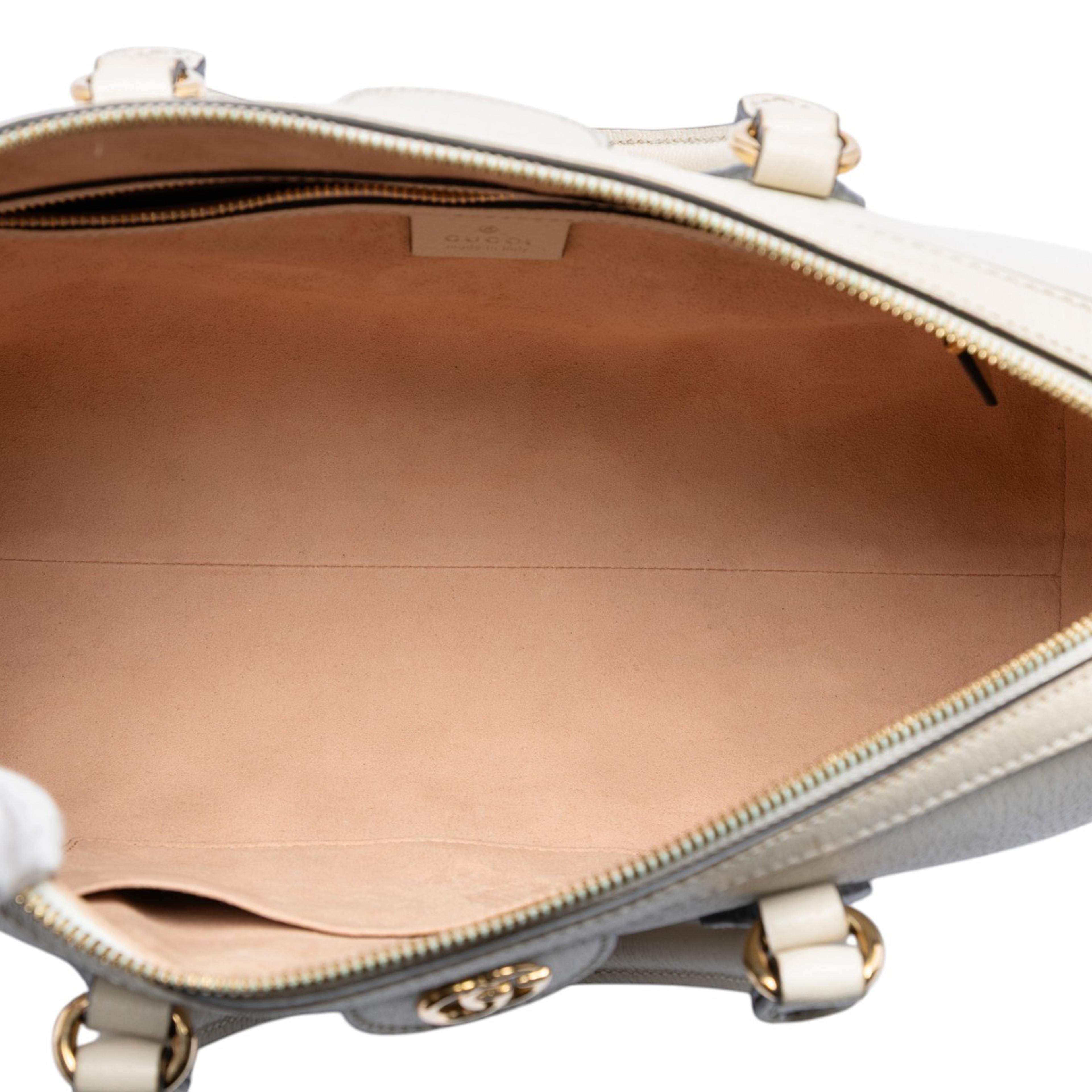 Gucci Medium Calfskin Web Ophidia Top Handle Bag, från Luxclusif, i färgen beige. Klicka för att öppna bilden i stort format