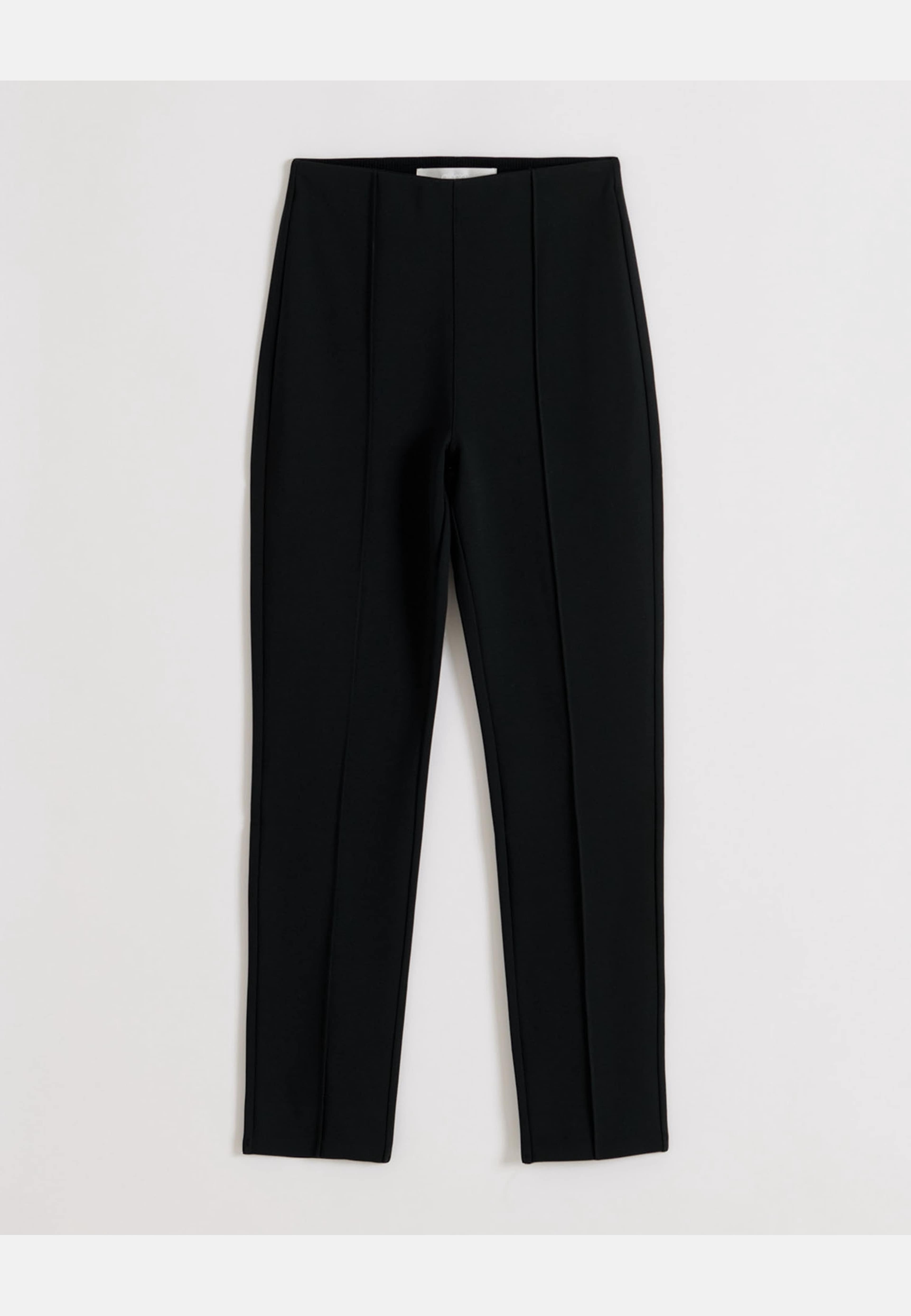 Luxe Pintuck Pants, från aim'n, i färgen black. Klicka för att öppna bilden i stort format