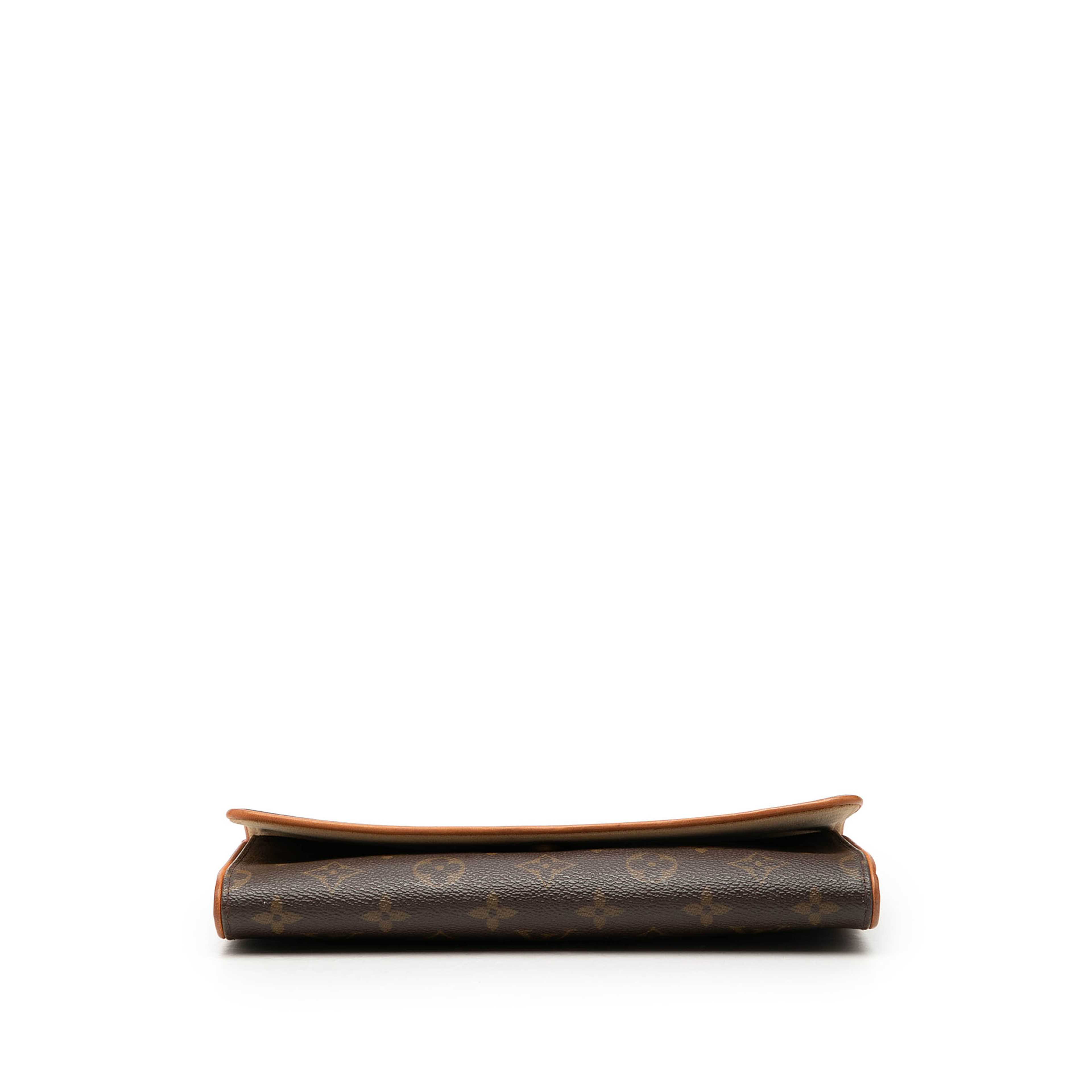 Louis Vuitton Monogram Pochette Twin Gm, från Luxclusif, i färgen brun. Klicka för att öppna bilden i stort format