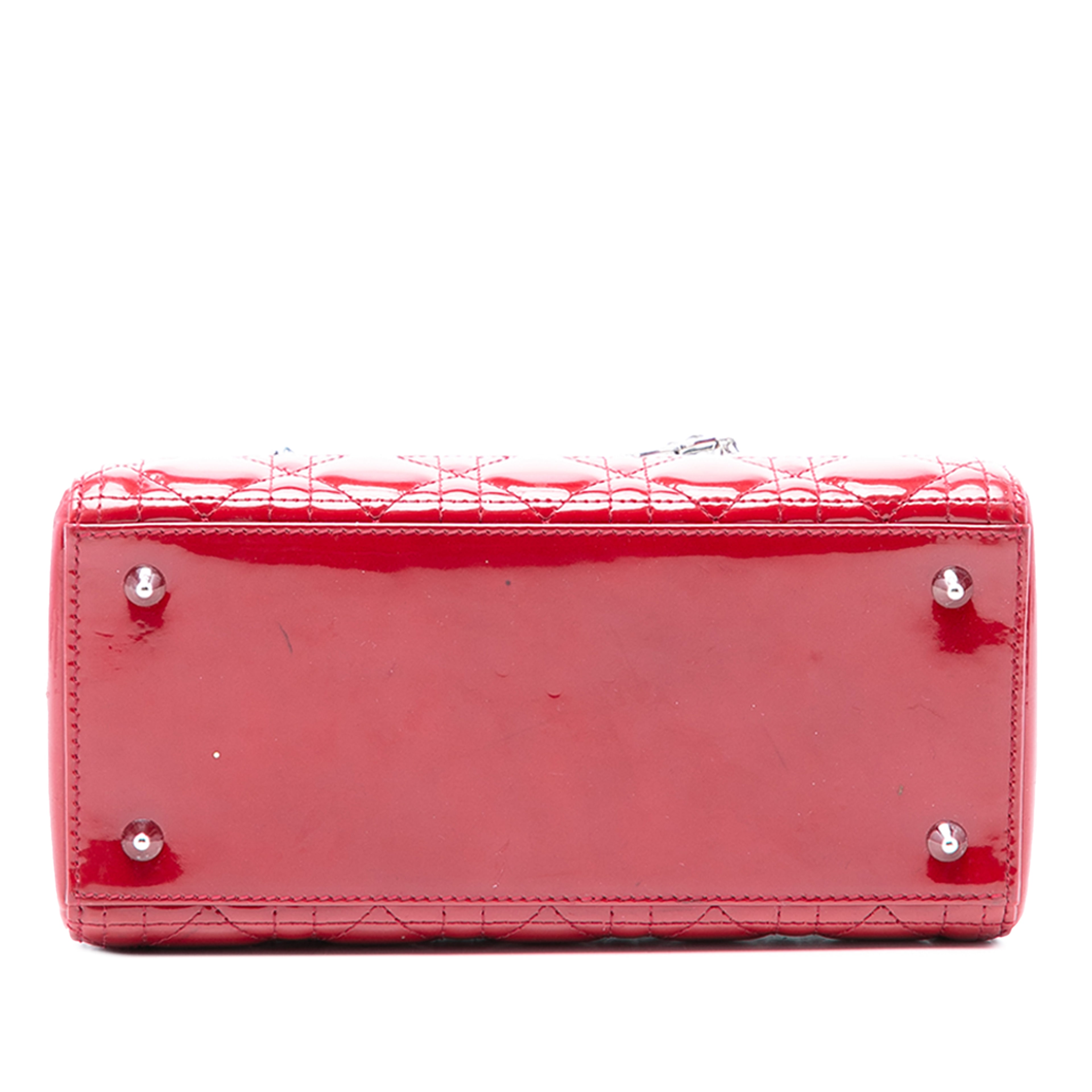 Dior Medium Patent Cannage Lady Dior, från Luxclusif, i färgen red. Klicka för att öppna bilden i stort format